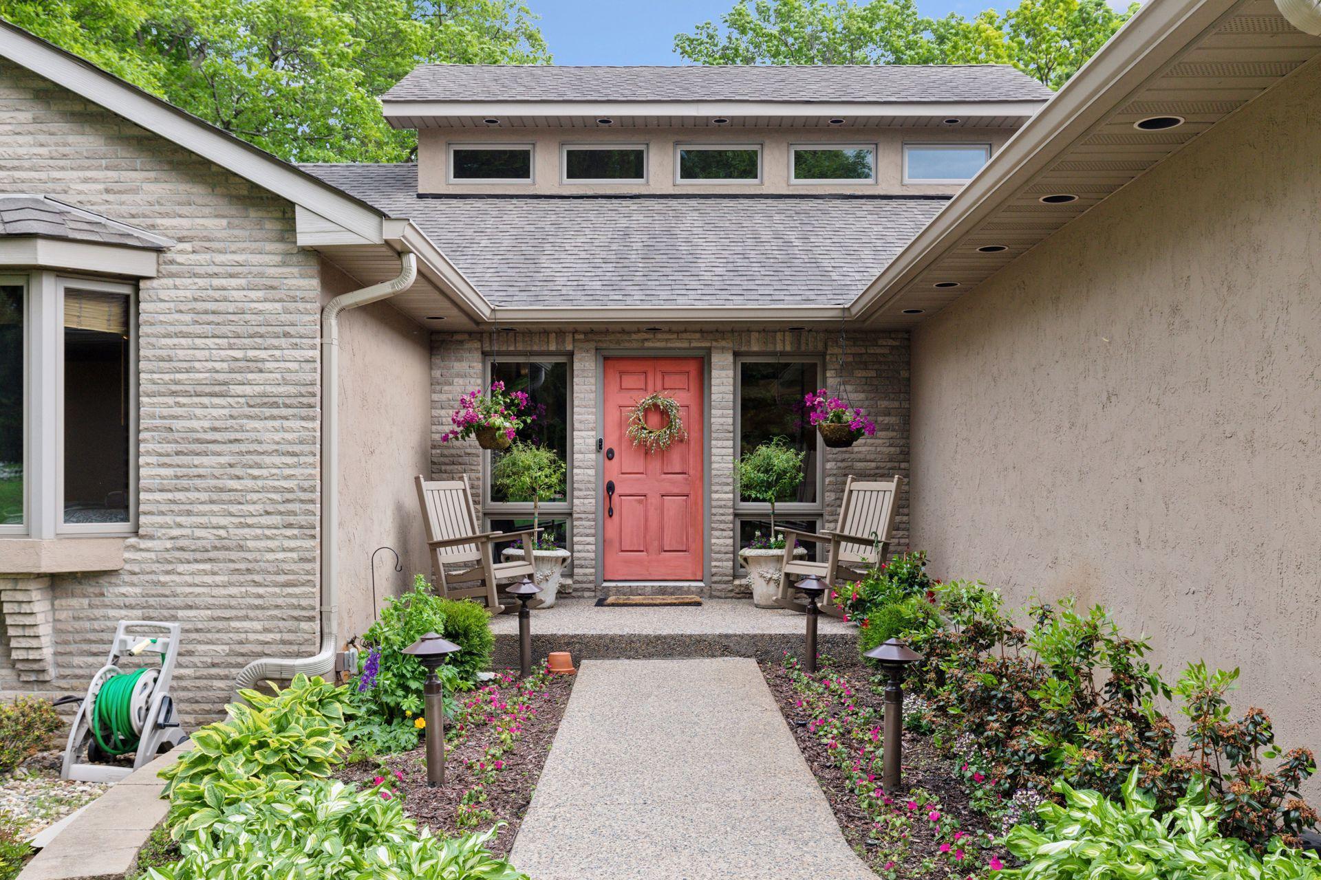 1405 W Farm Road