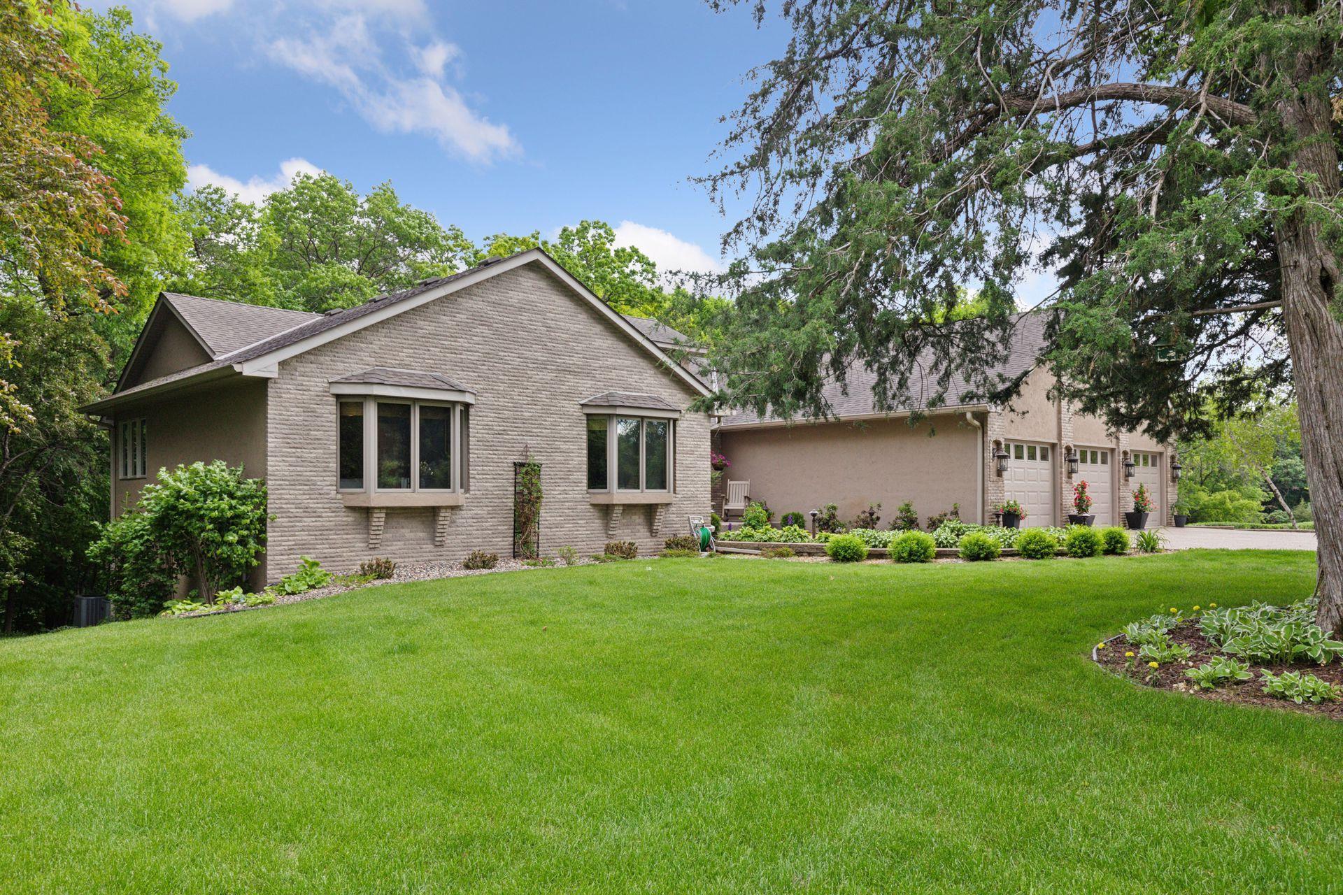 1405 W Farm Road
