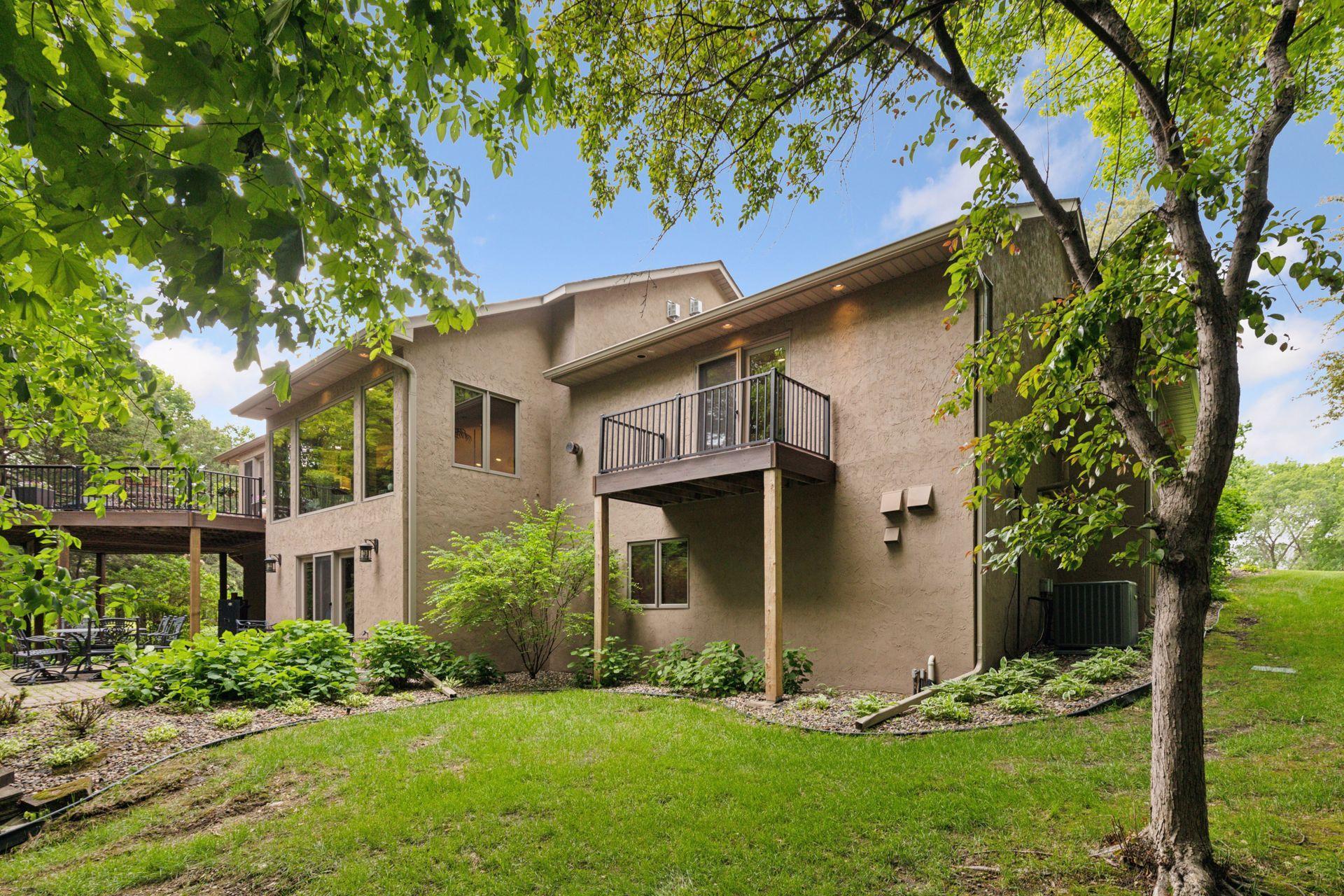1405 W Farm Road