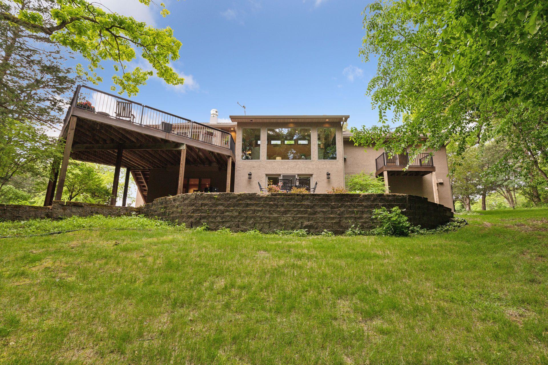 1405 W Farm Road