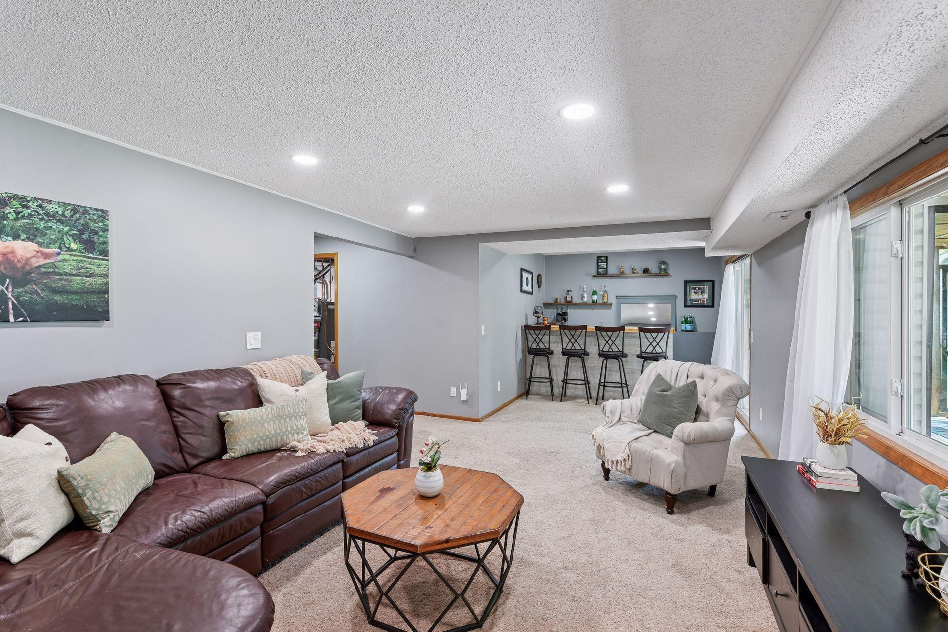 2815 Weston Lane N