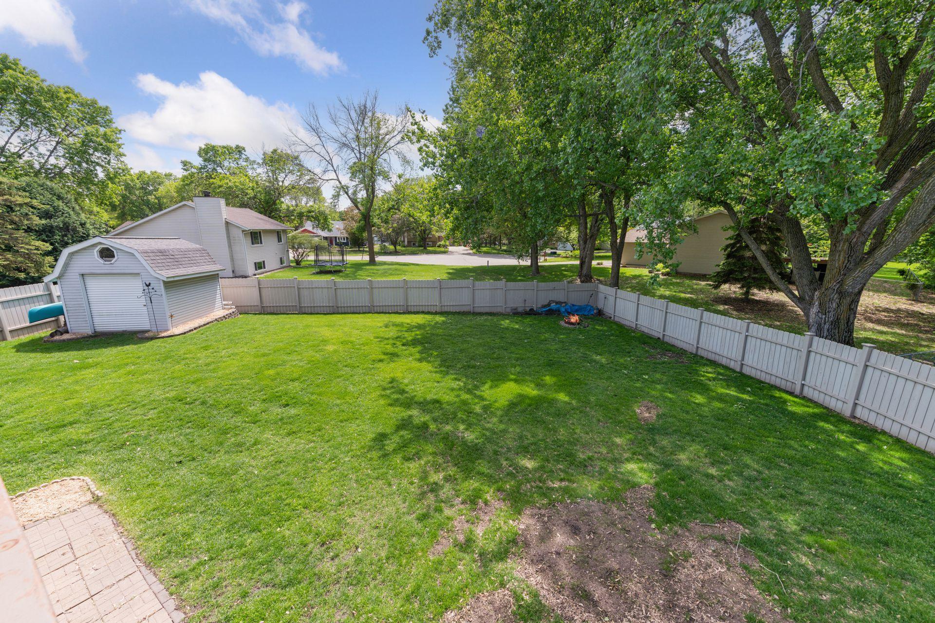 2815 Weston Lane N