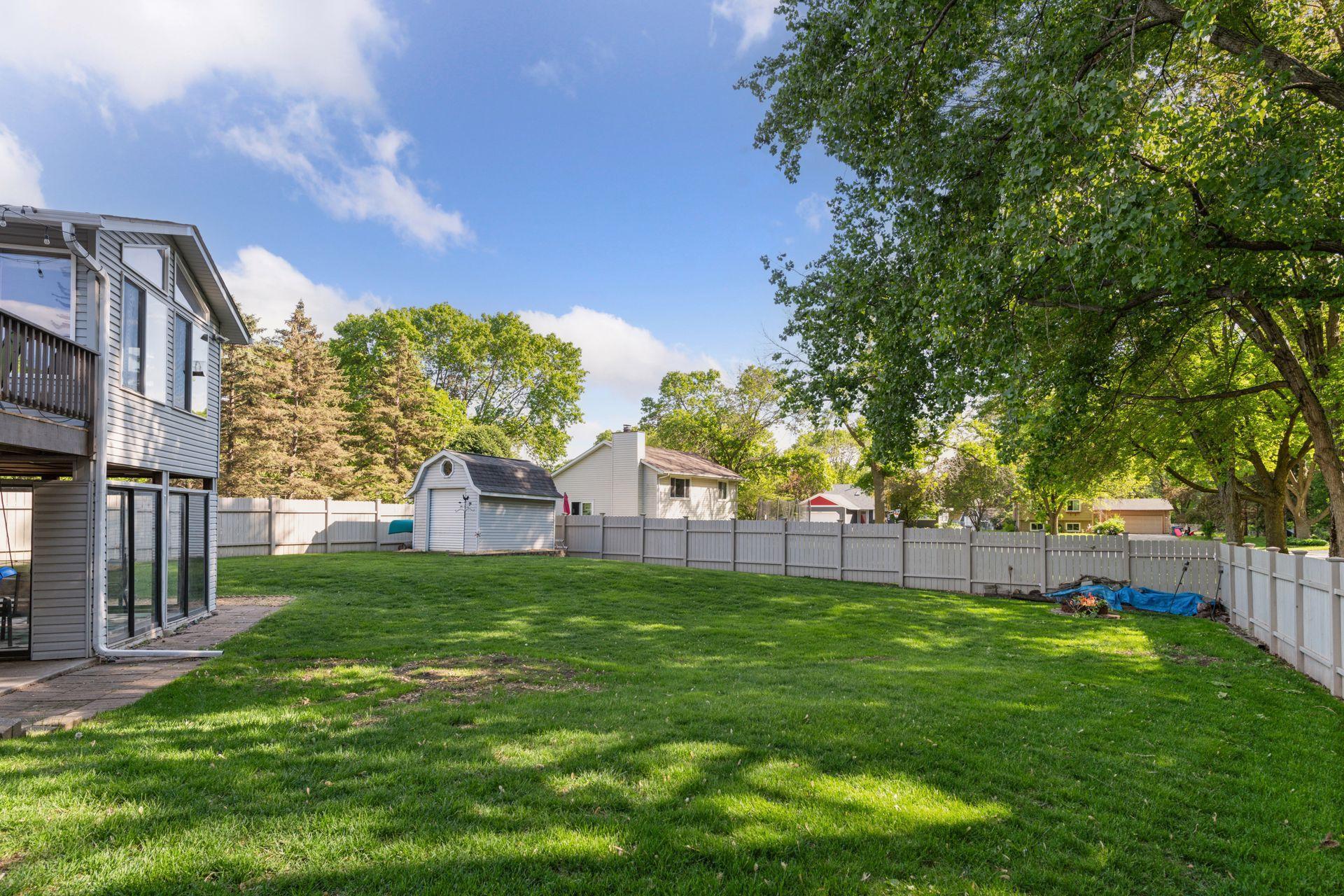 2815 Weston Lane N