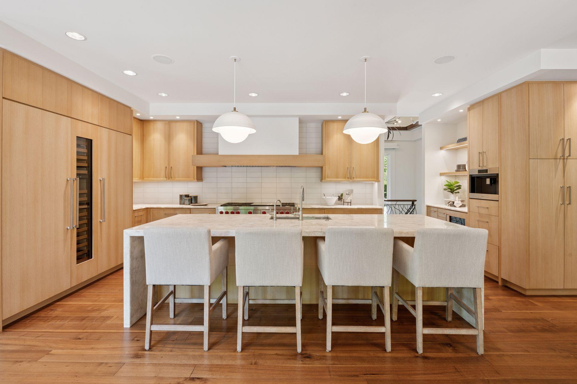 370 Ferndale Road W