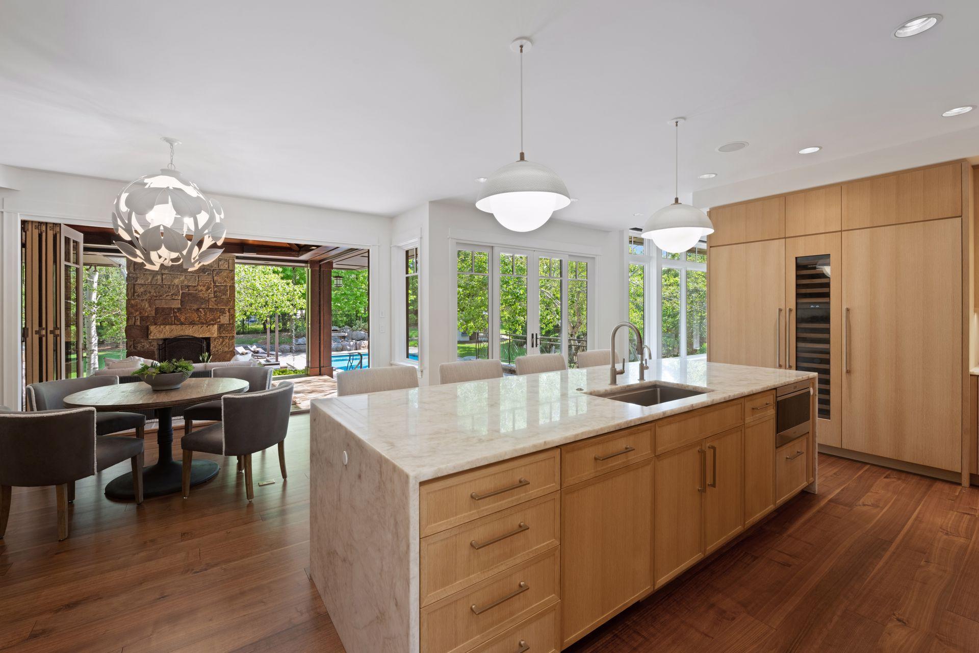 370 Ferndale Road W