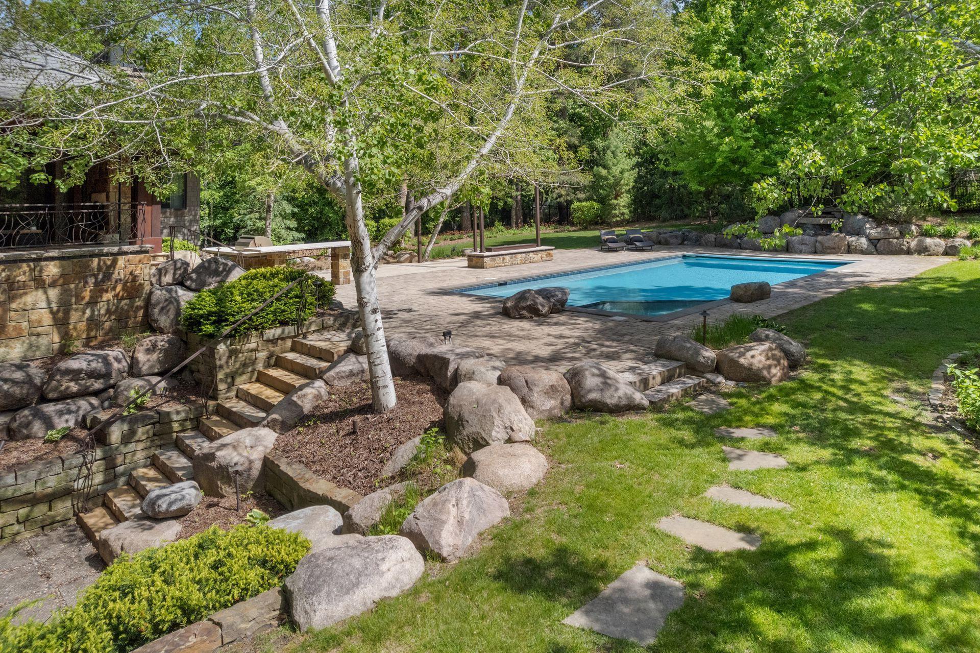 370 Ferndale Road W