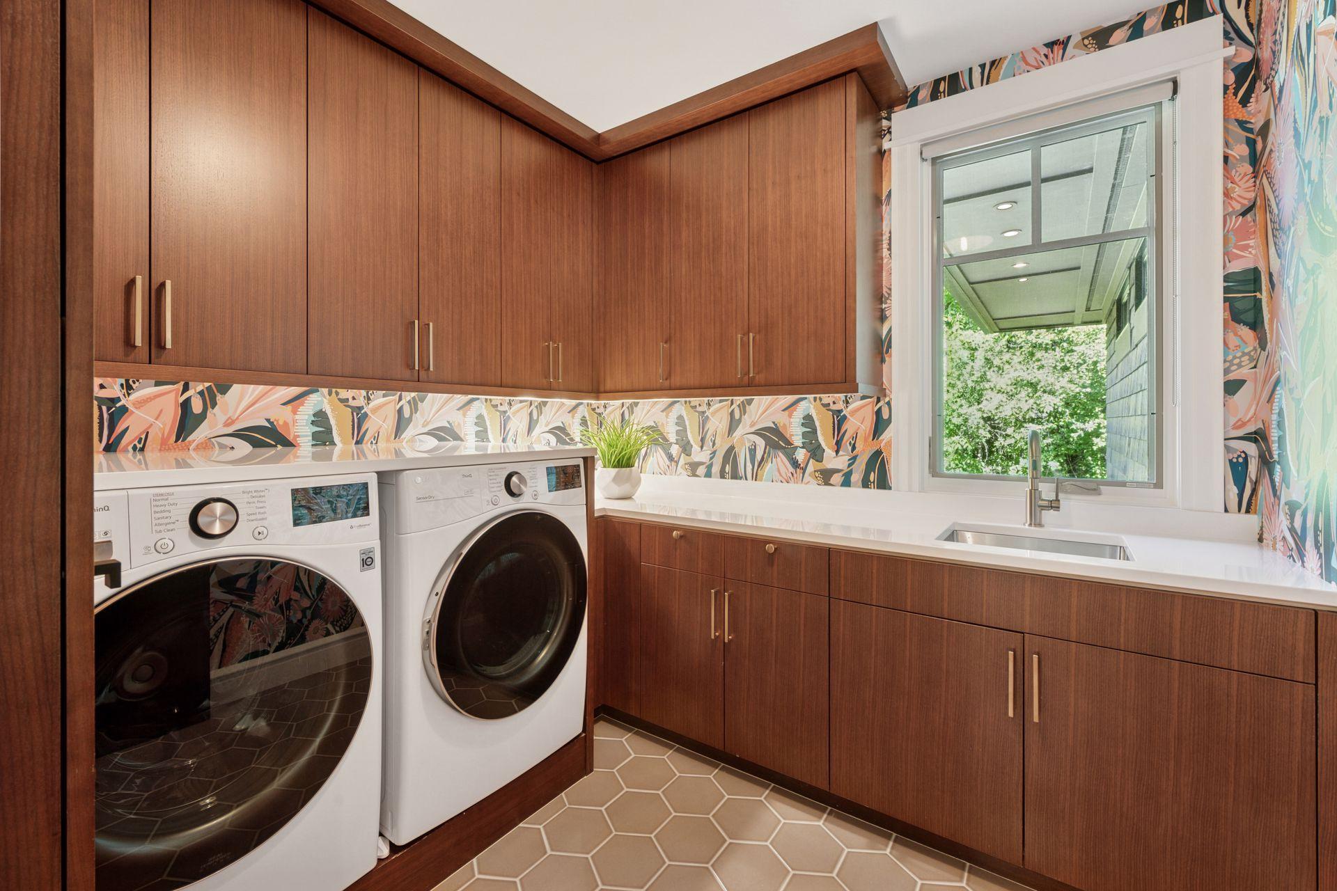 370 Ferndale Road W