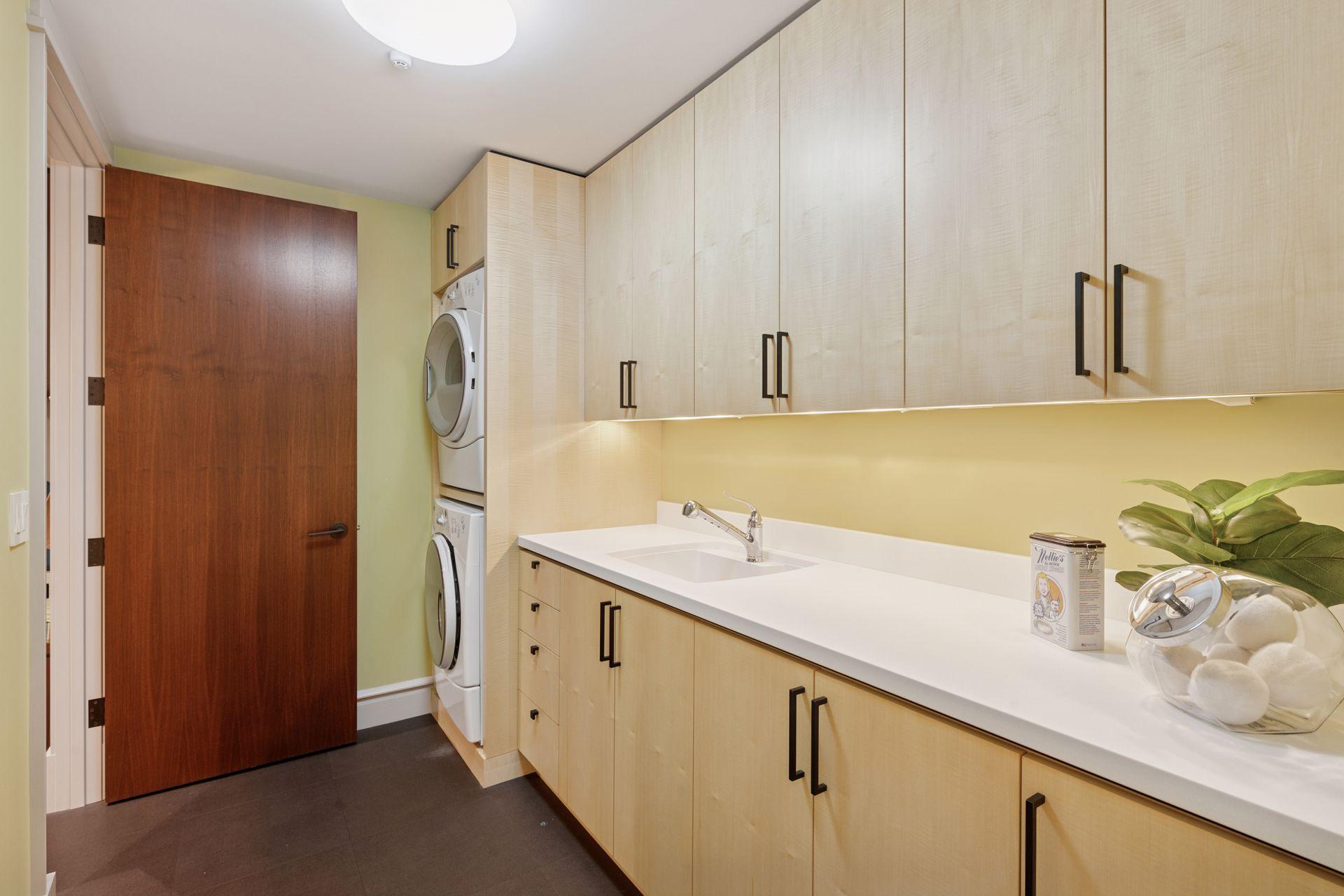 370 Ferndale Road W