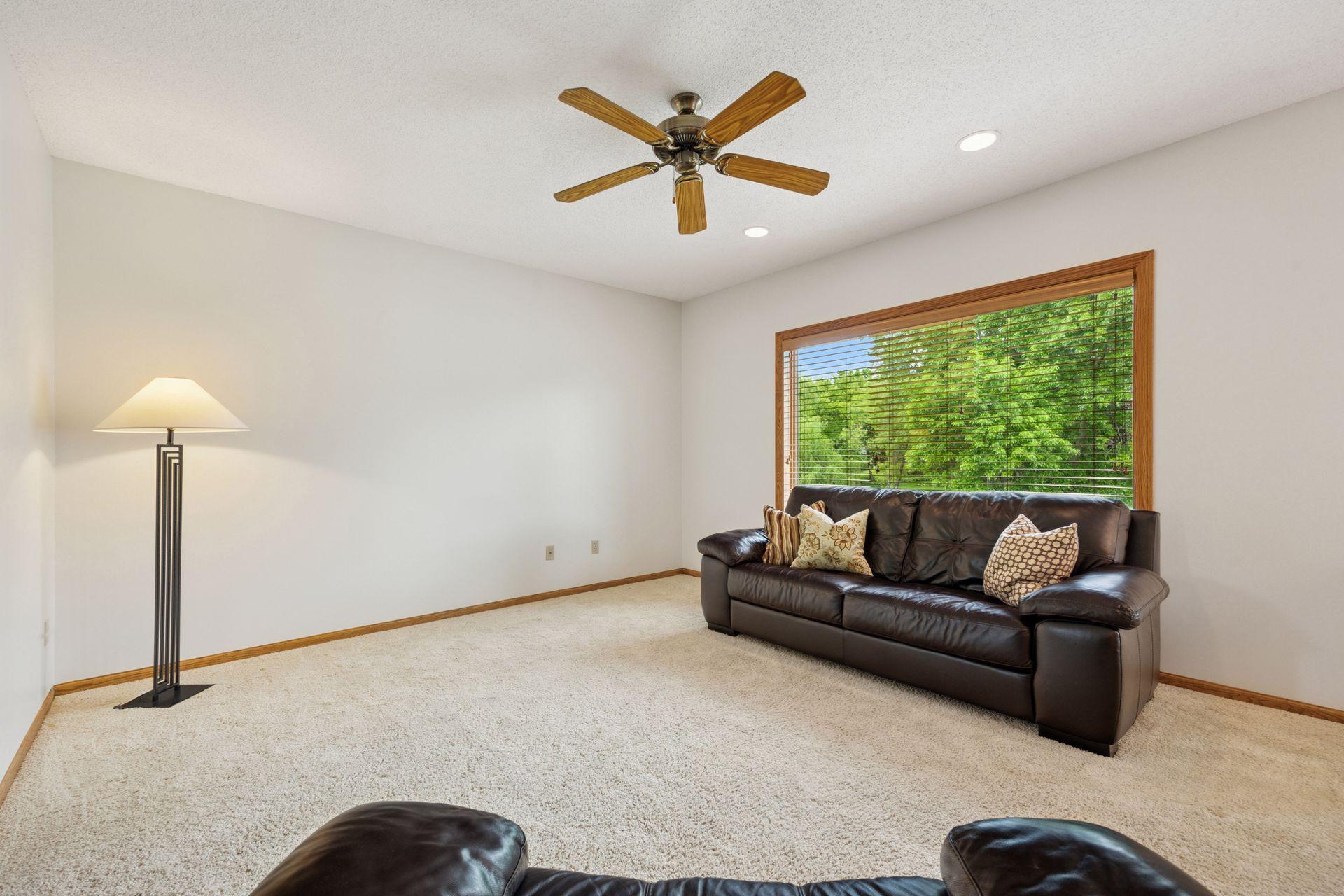 6095 Zinnia Lane N