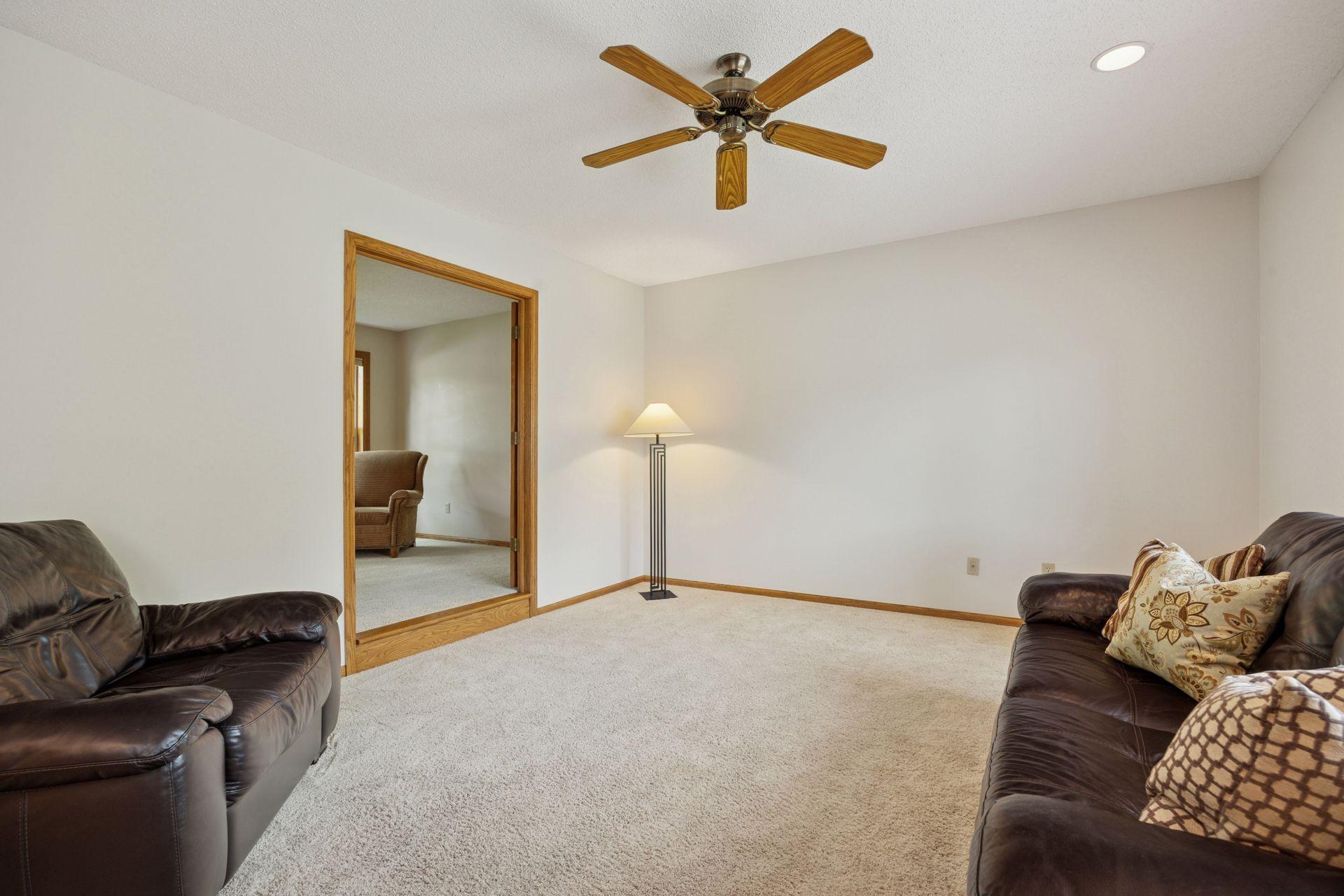 6095 Zinnia Lane N