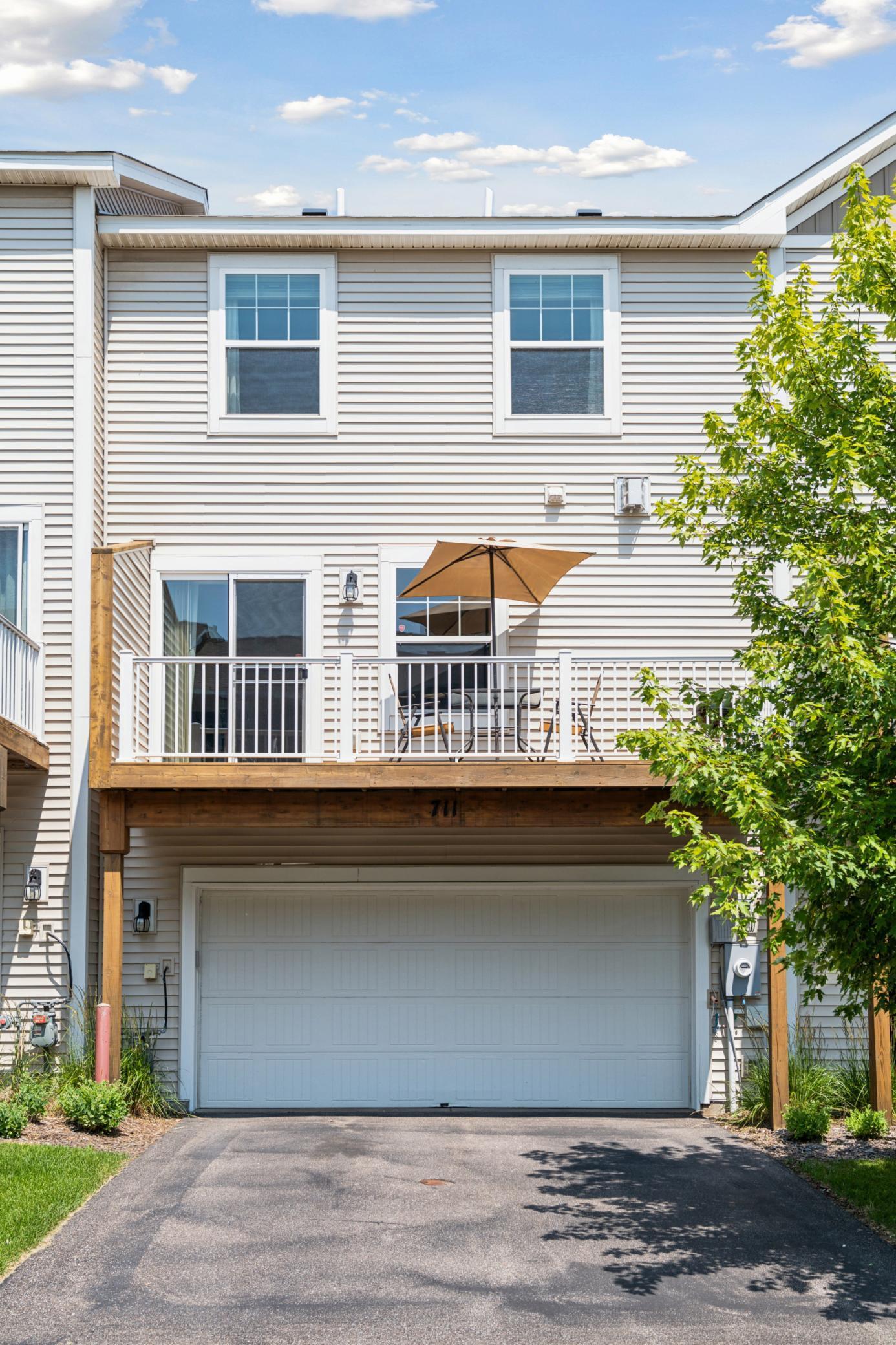 711 Eagle Court