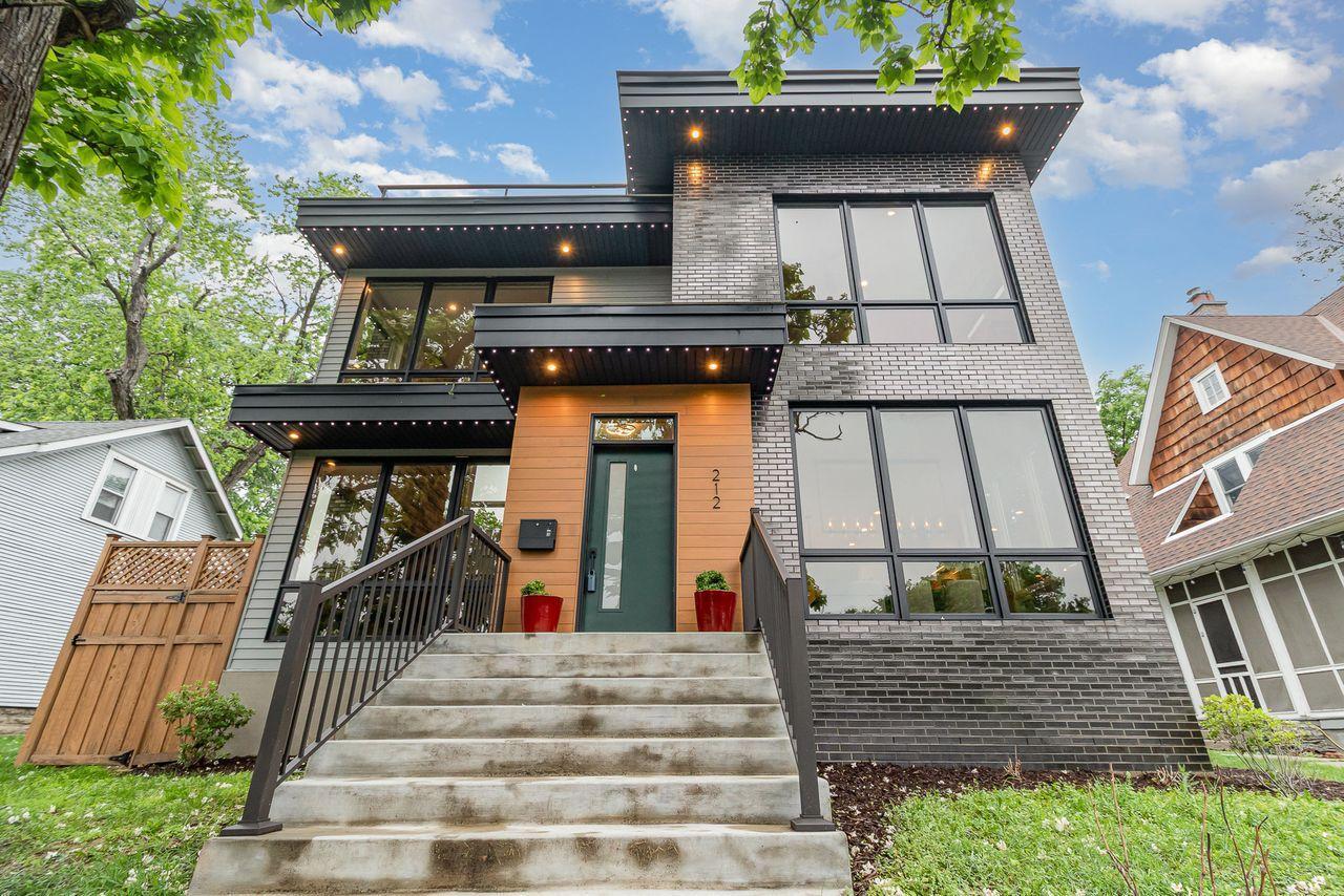 212 Oliver Avenue S