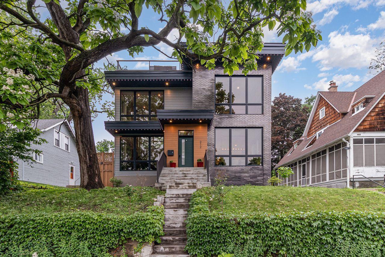 212 Oliver Avenue S