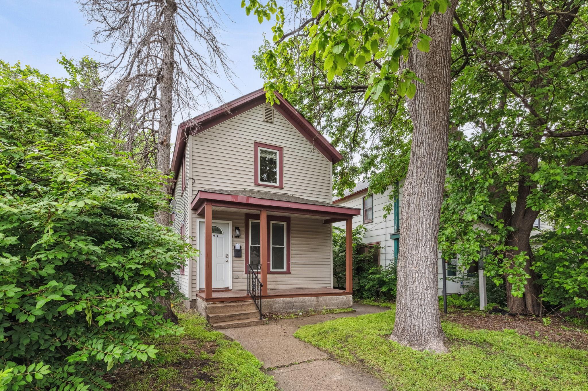 2106 University Avenue NE