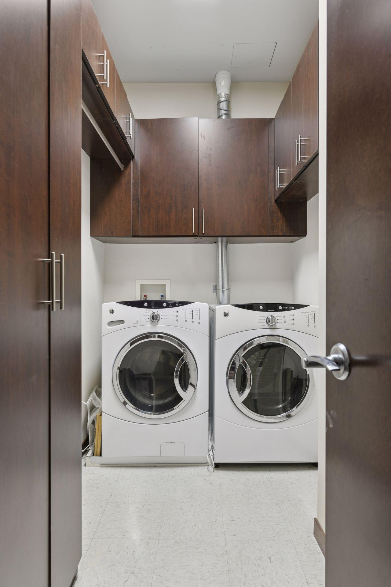 201 S 11th Street Unit: 1400