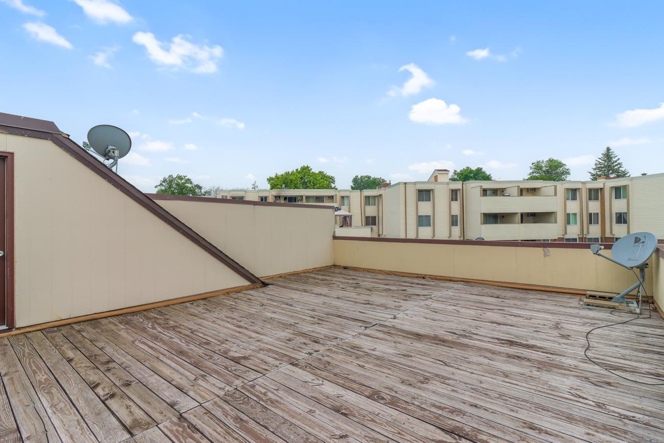 10720 Rockford Road Unit: 207