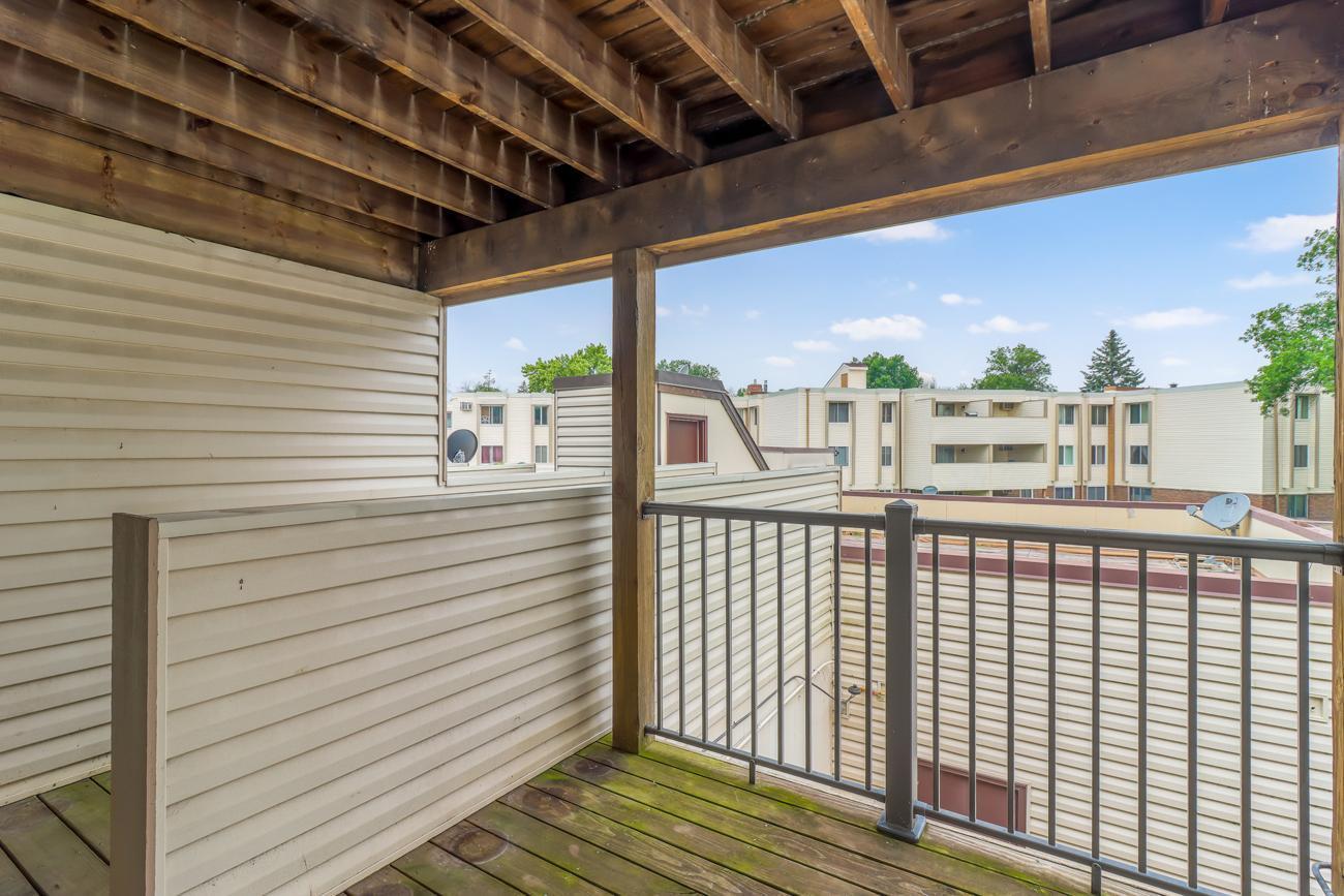10720 Rockford Road Unit: 207