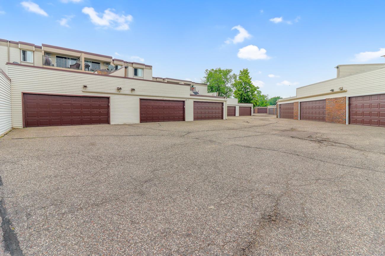 10720 Rockford Road Unit: 207