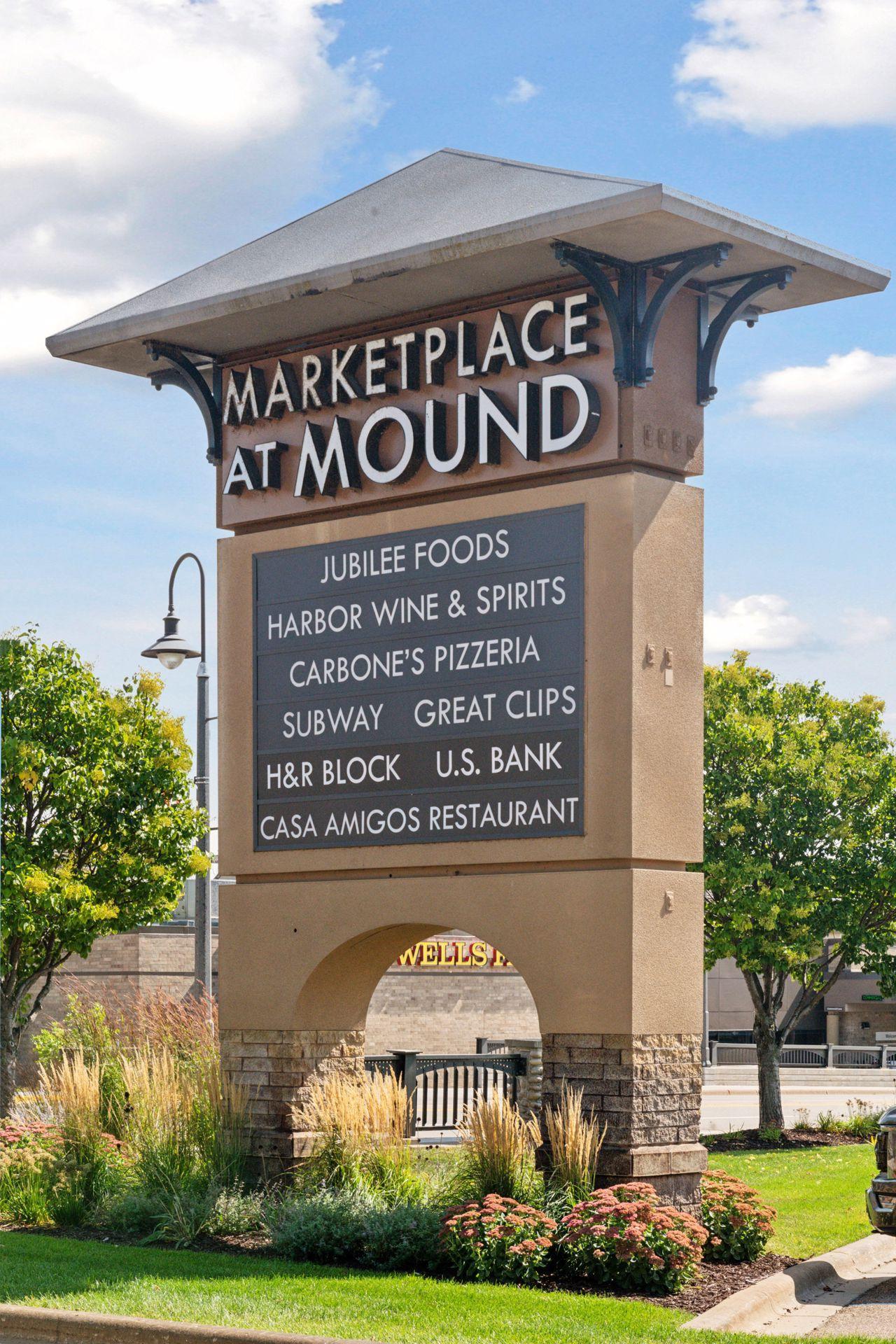 1614 Maple Manors Court