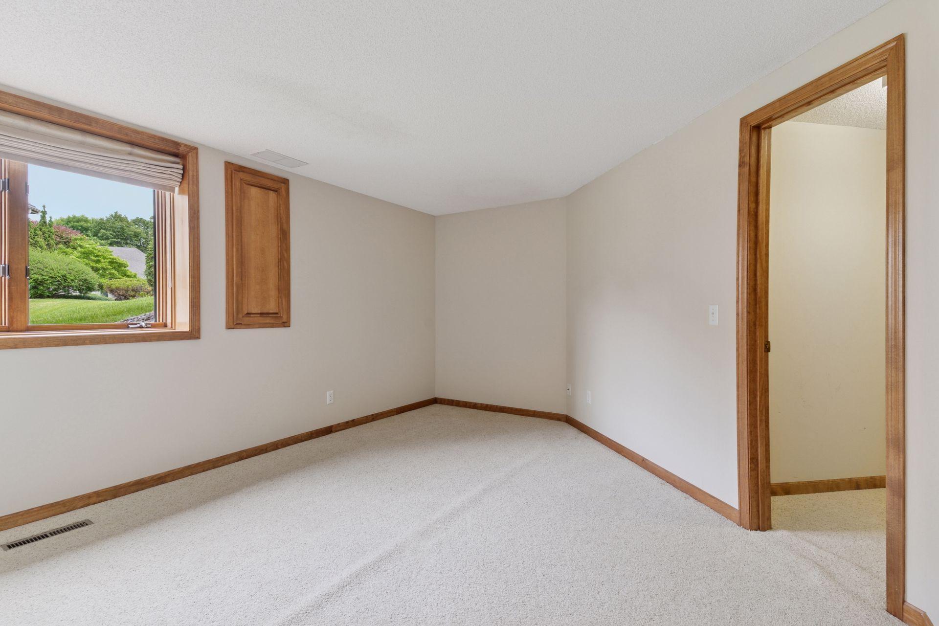 343 Waycliffe Drive N