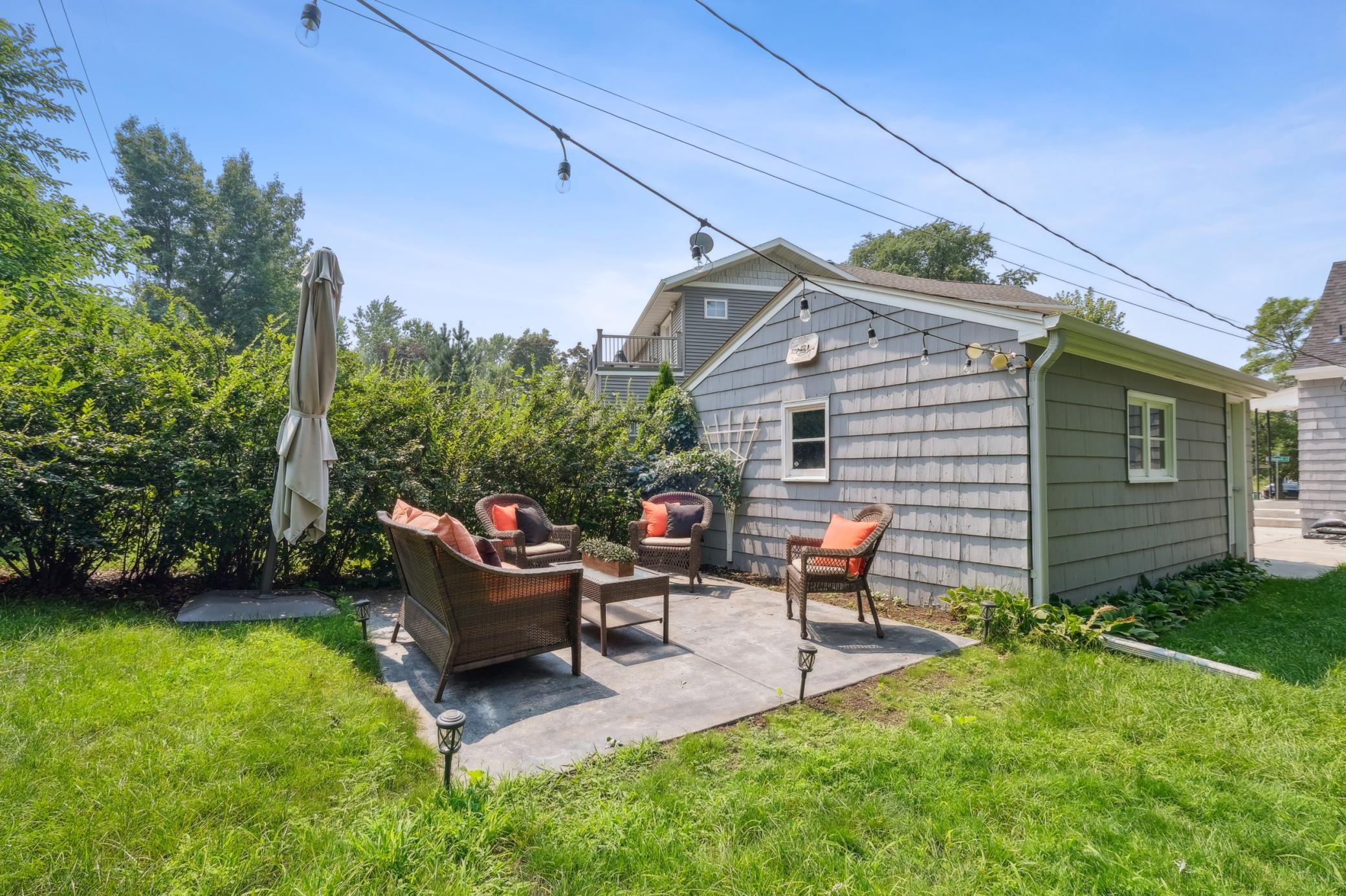 3035 Brunswick Avenue S