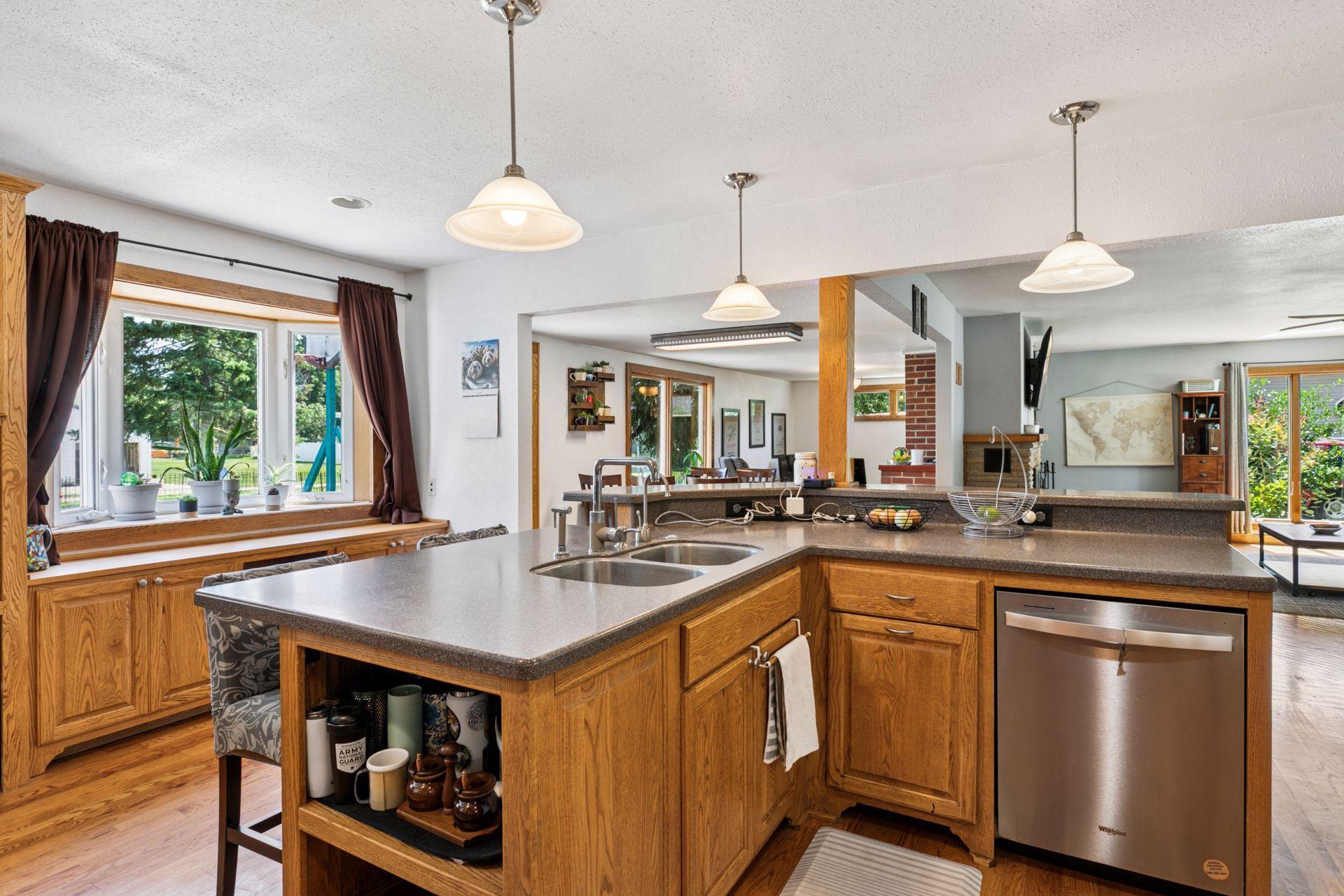 311 Lincoln Avenue N