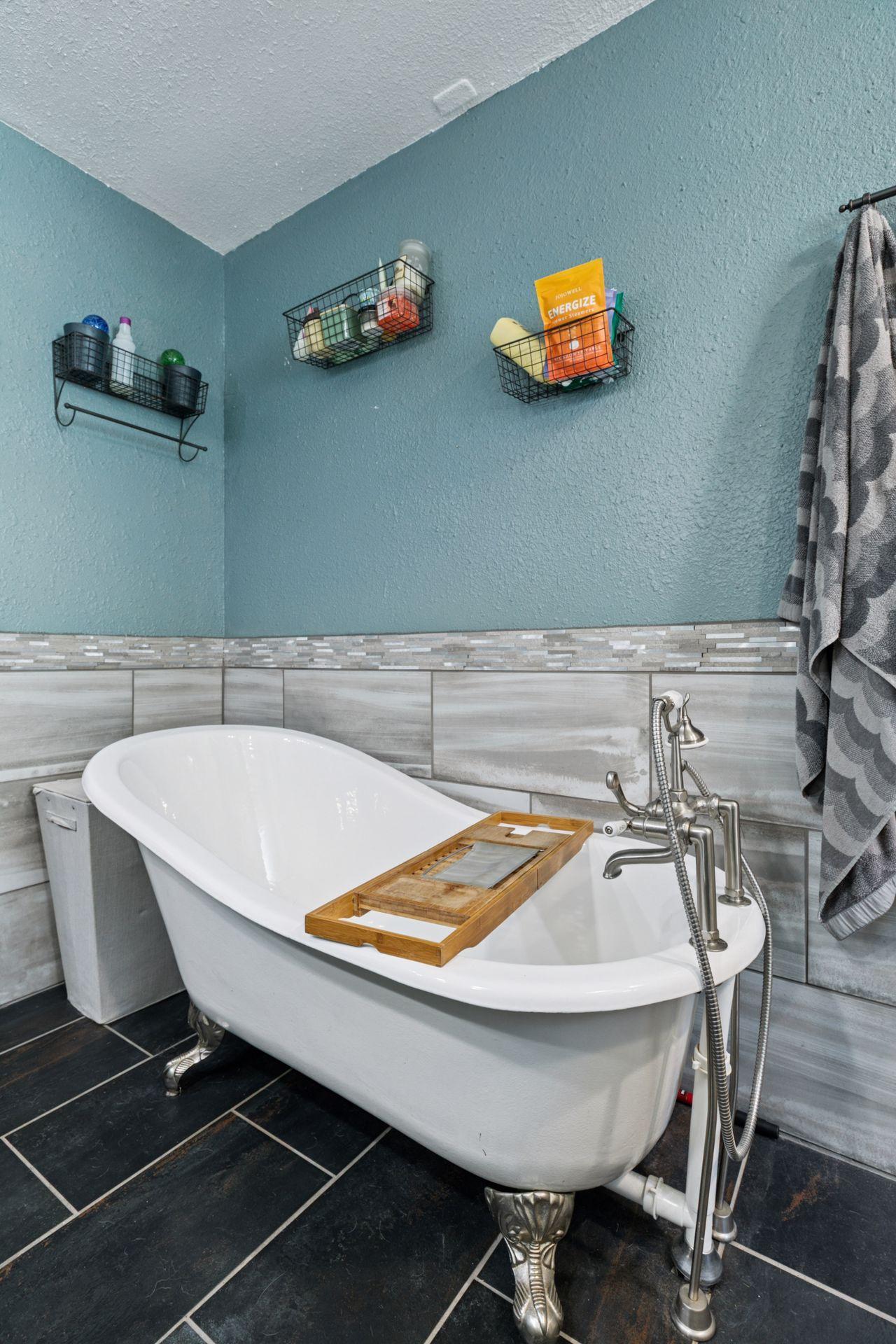 311 Lincoln Avenue N