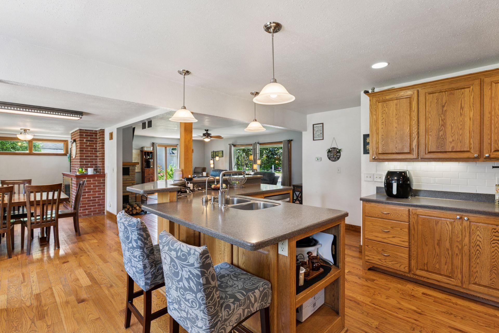 311 Lincoln Avenue N