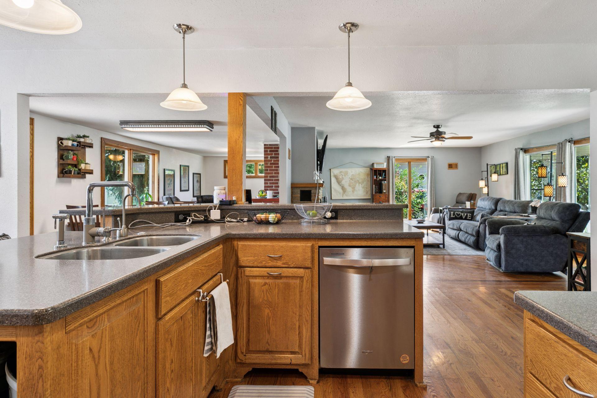 311 Lincoln Avenue N