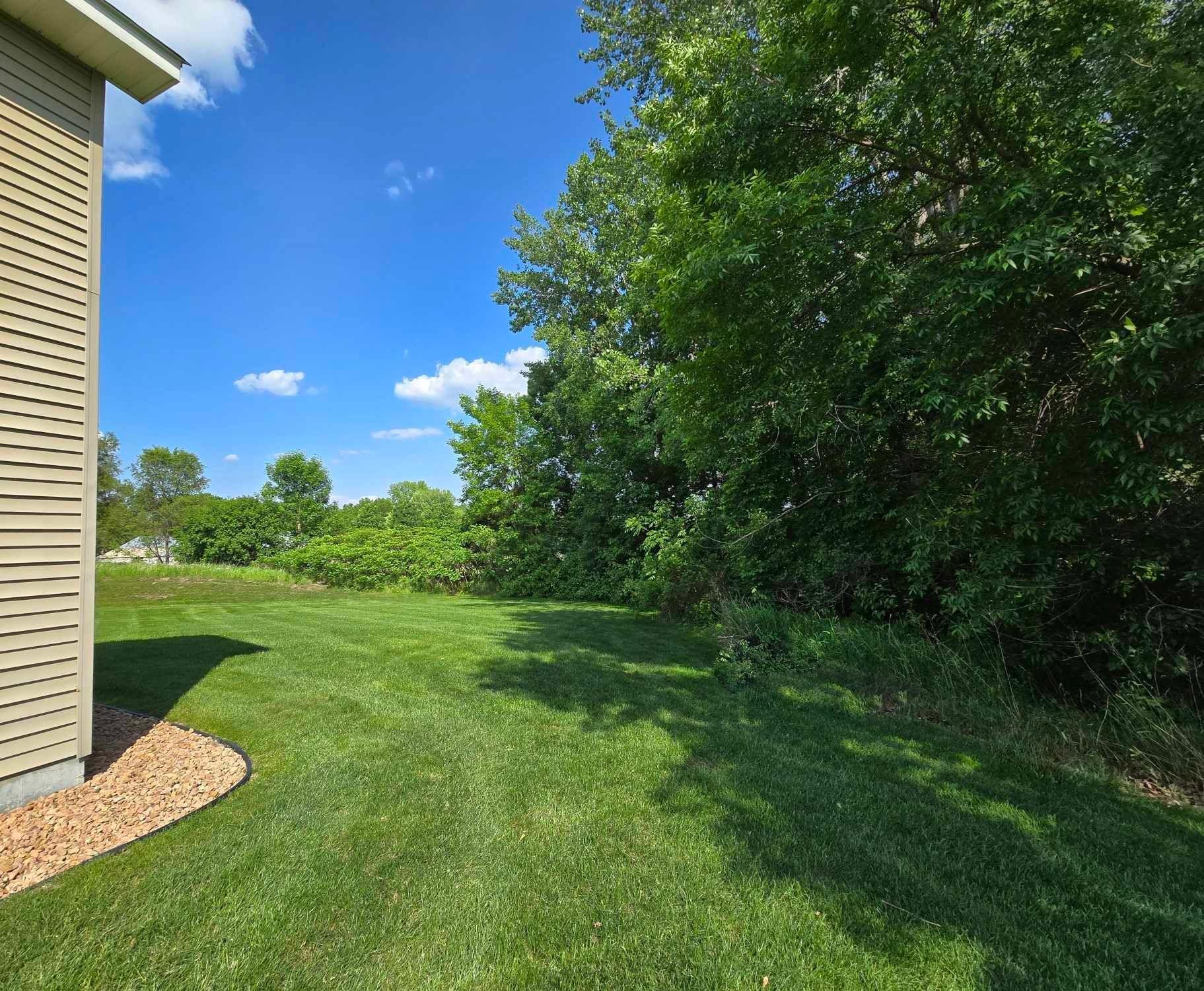 3829 Meadowview Way