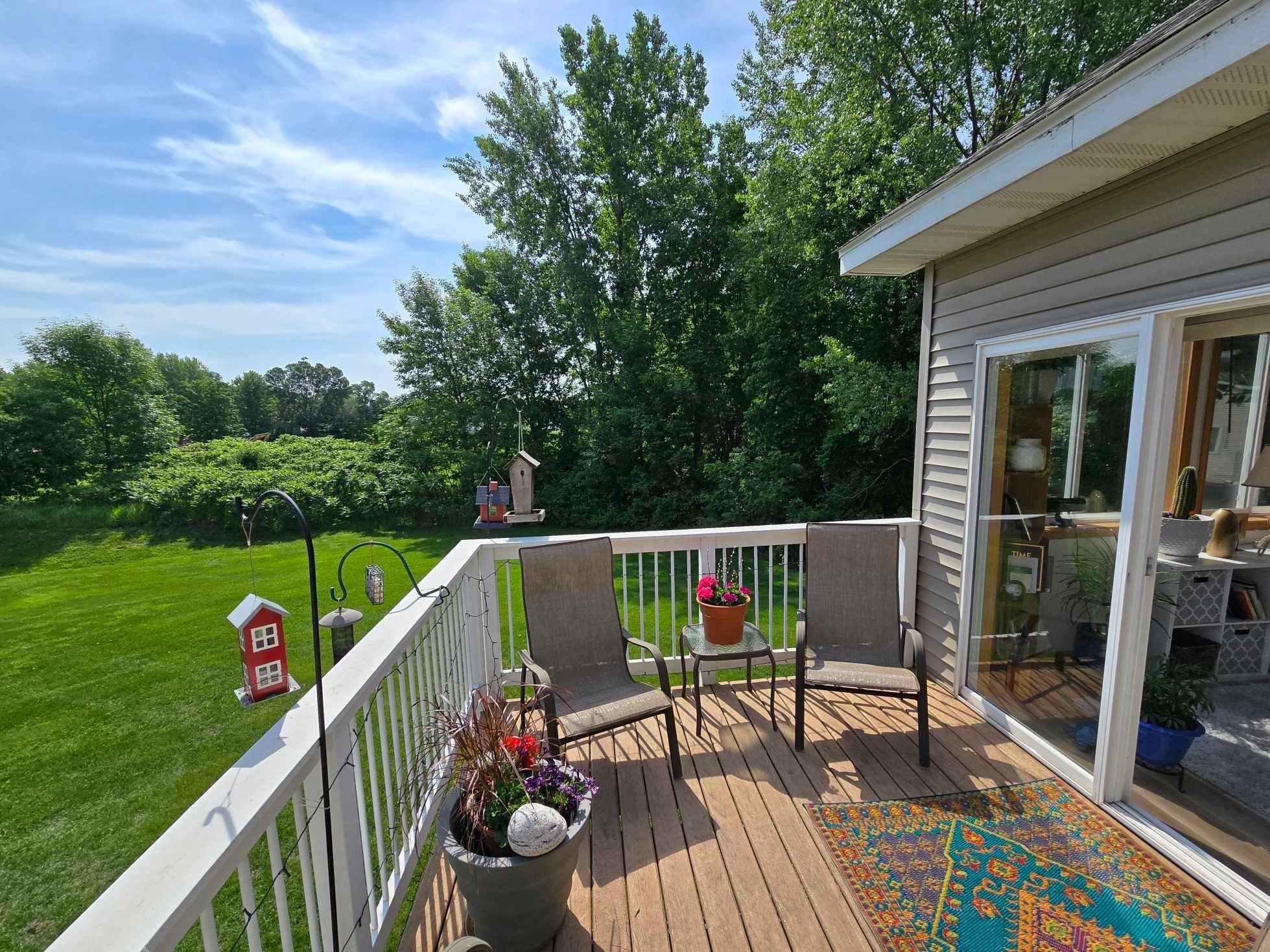 3829 Meadowview Way