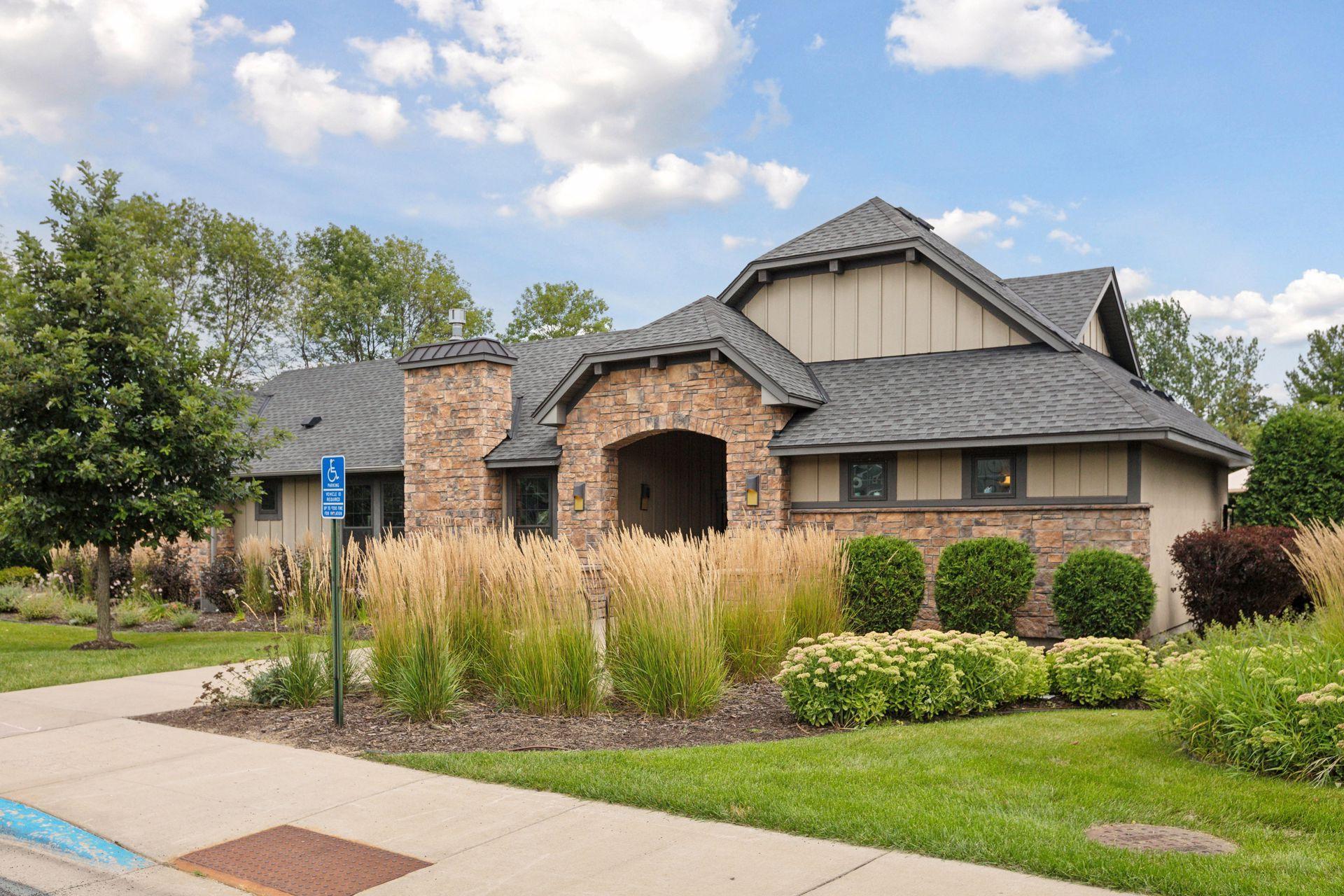 3068 Cypress Circle N