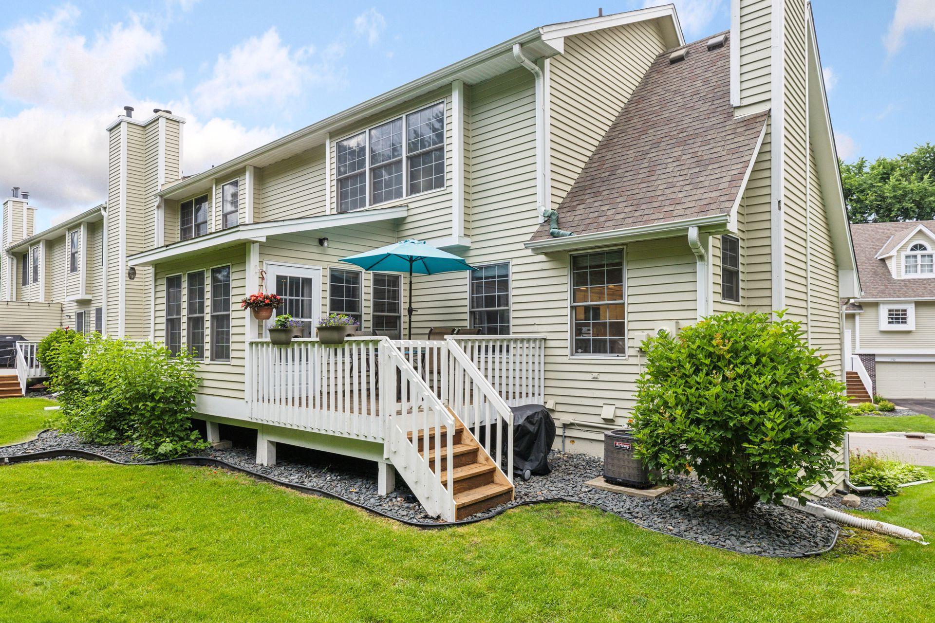 17137 Sandy Lane