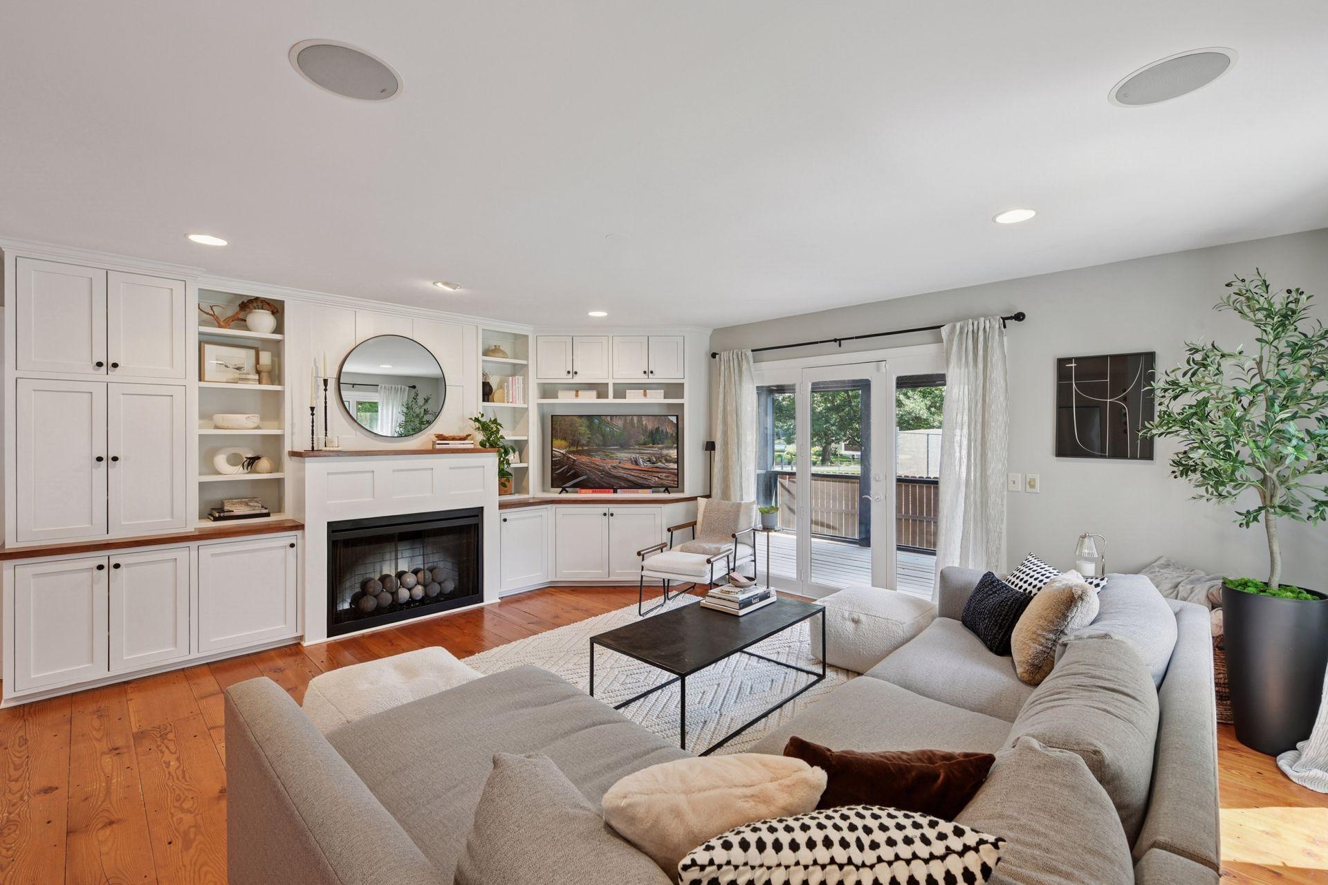 4285 Jefferson Street