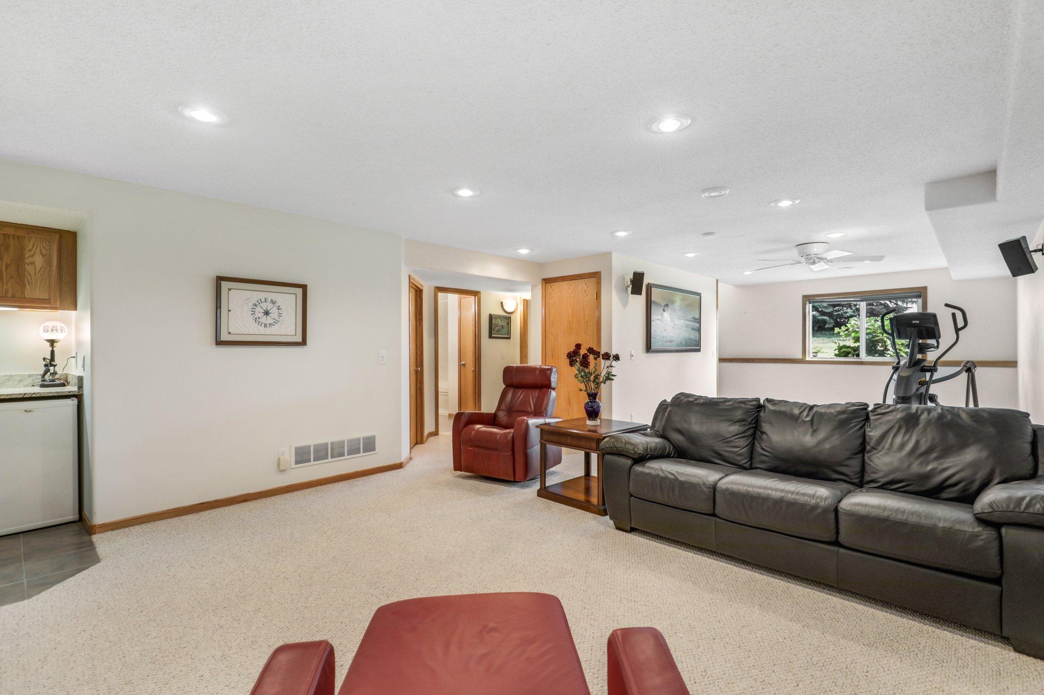 10450 64th Way NE