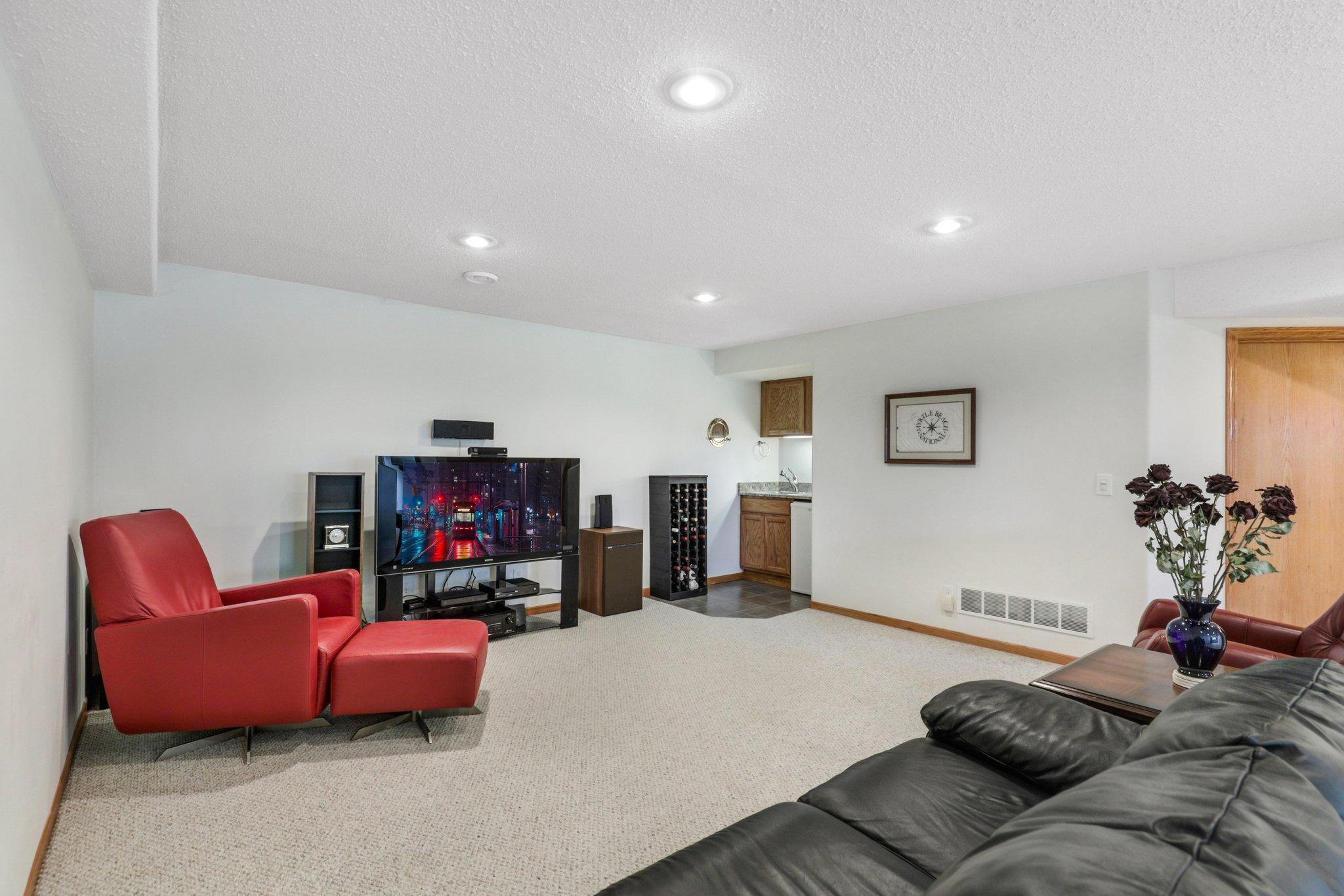 10450 64th Way NE