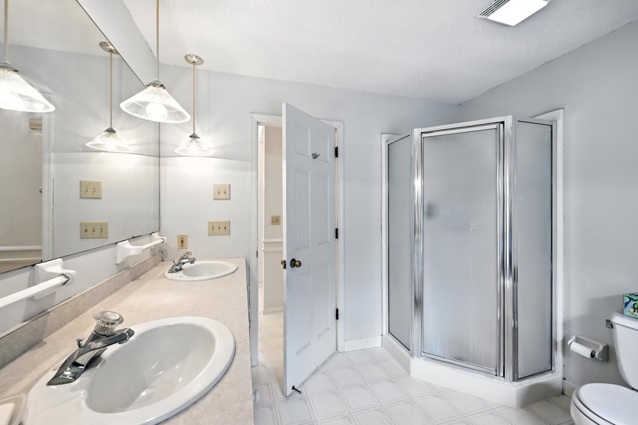 604 Valley View Lane