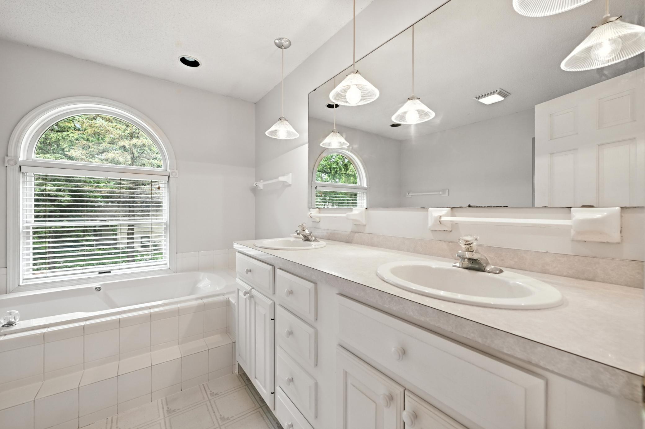 604 Valley View Lane