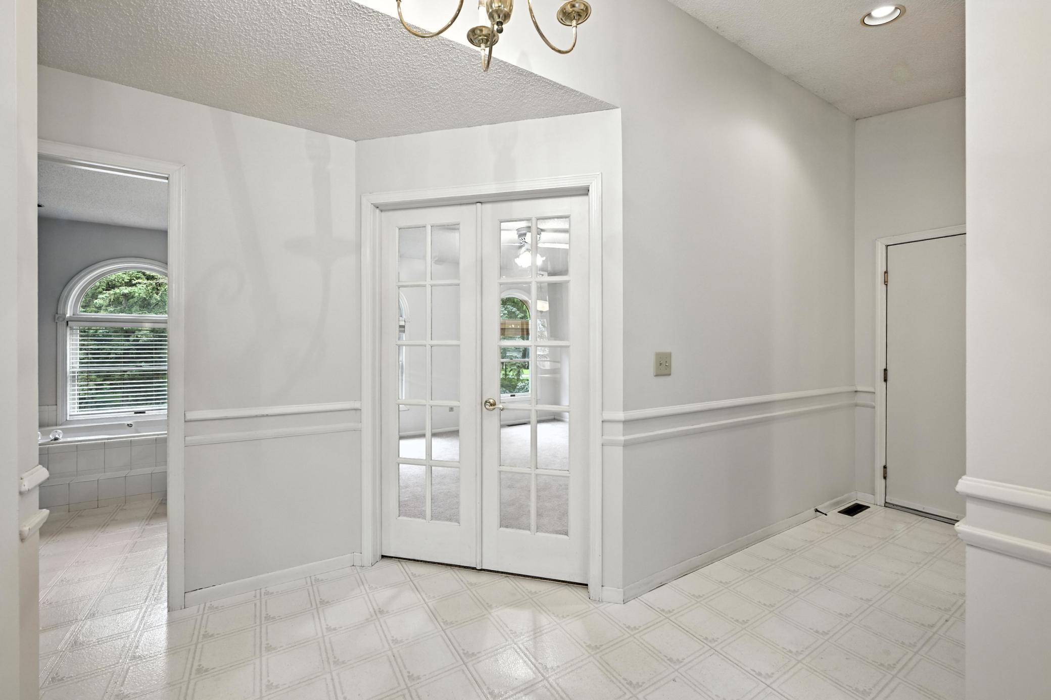 604 Valley View Lane