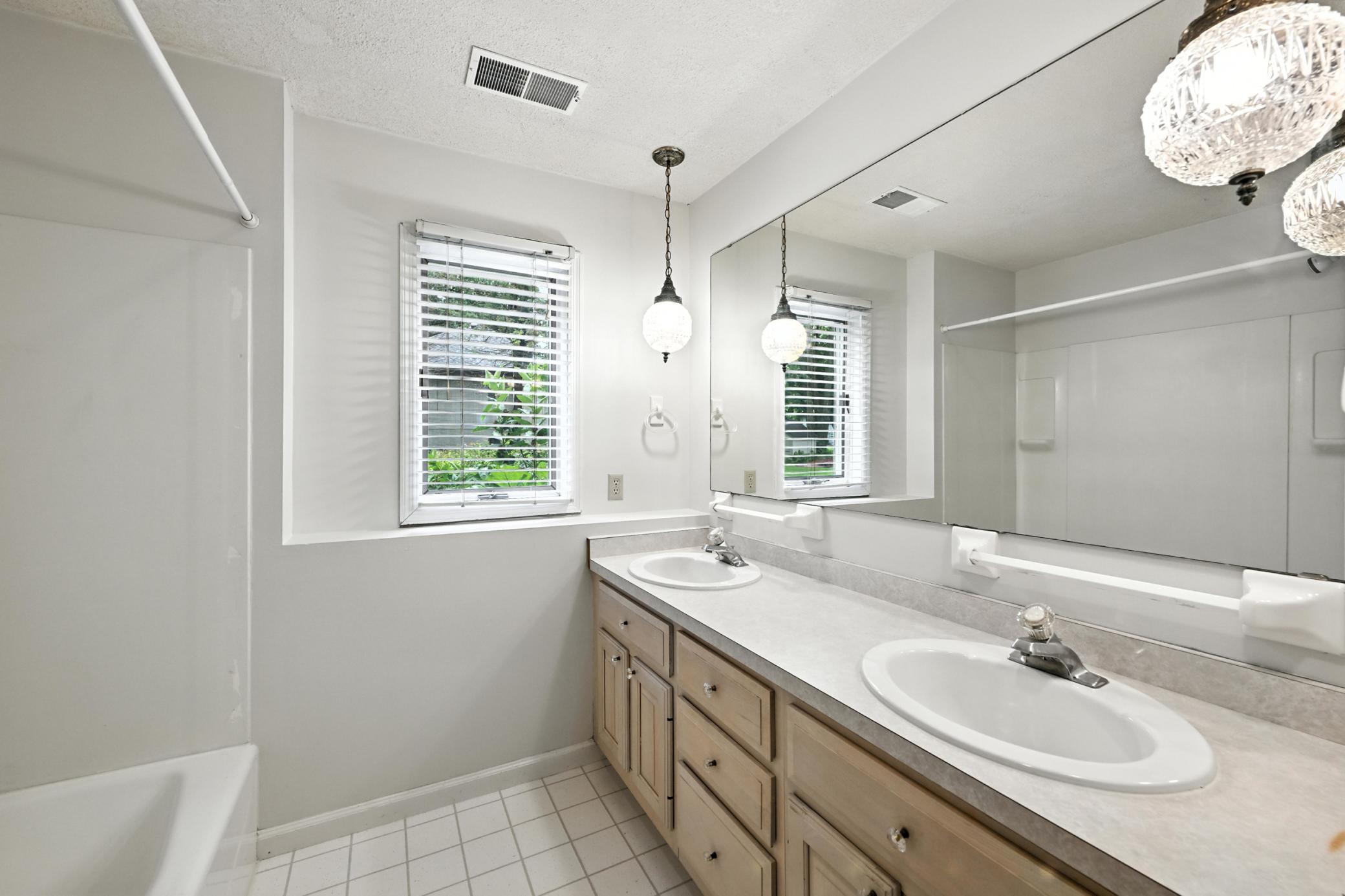 604 Valley View Lane