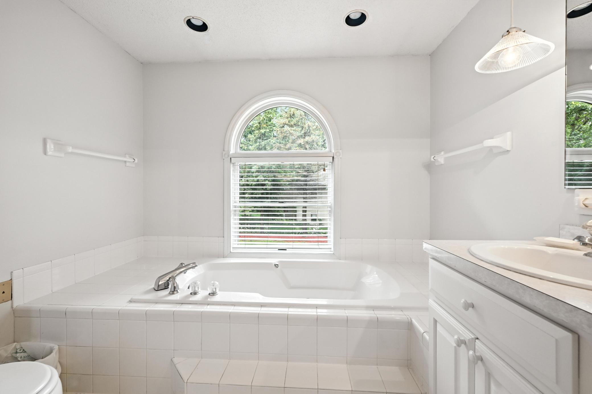 604 Valley View Lane