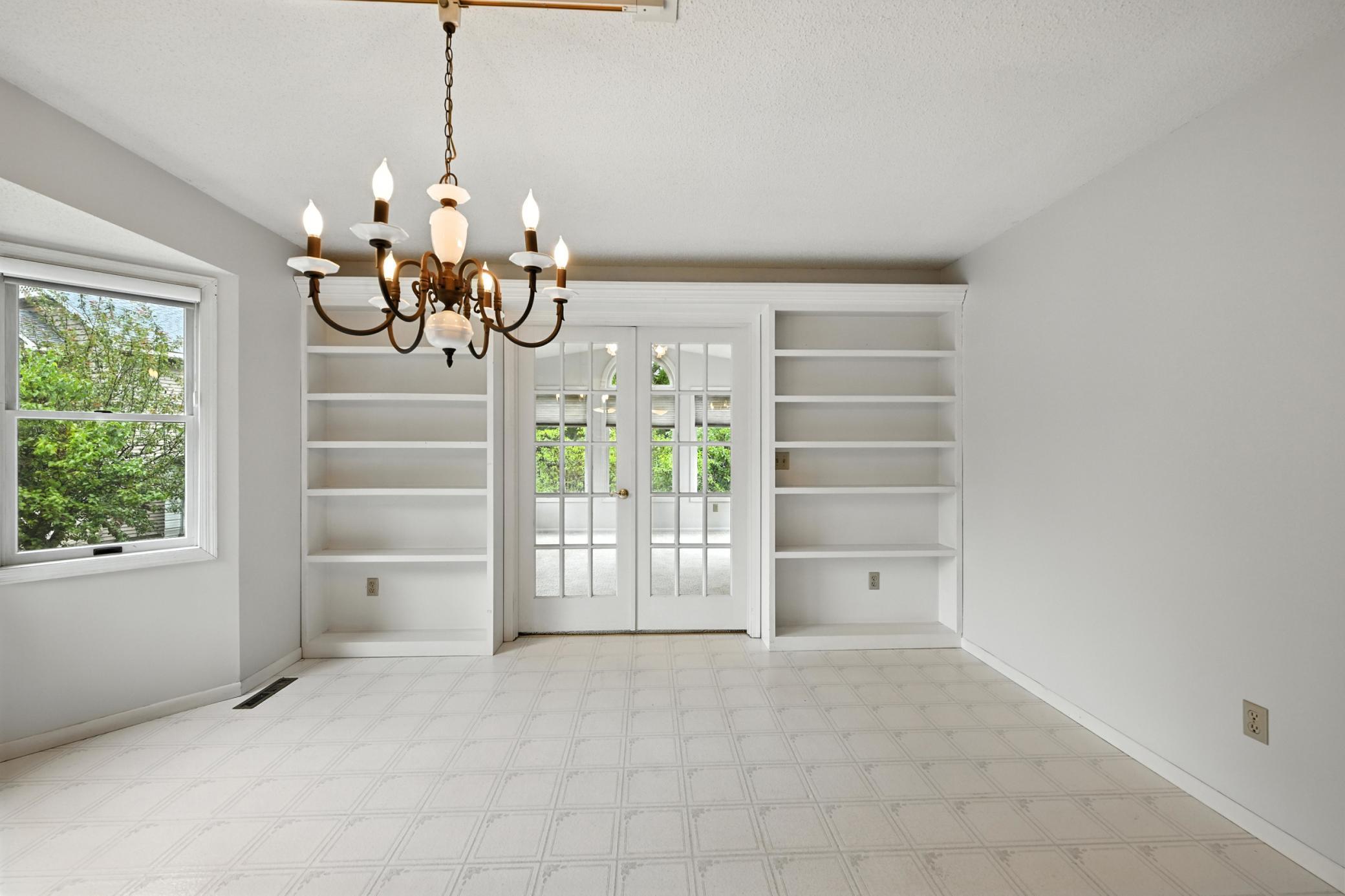 604 Valley View Lane