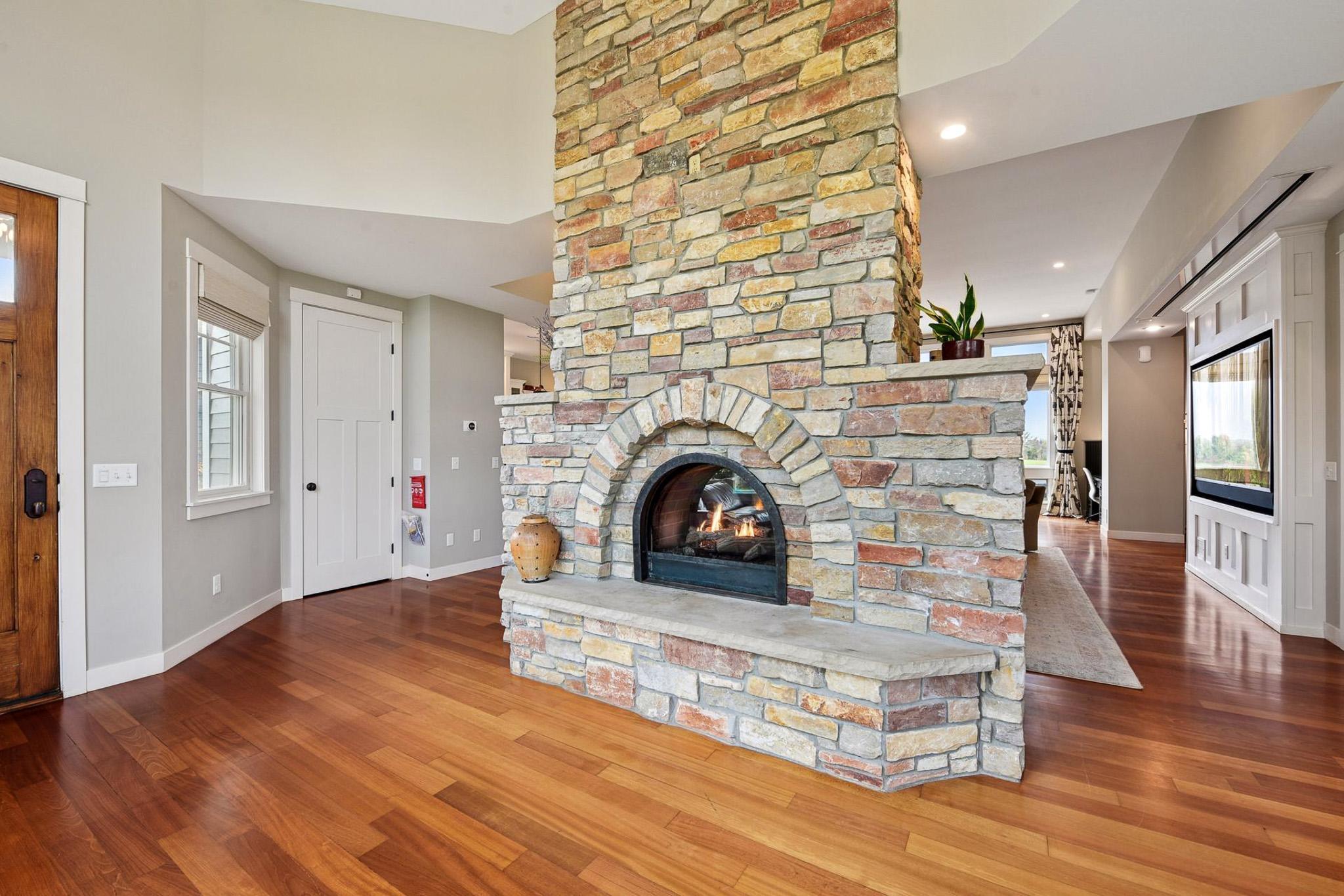 9685 County Road 13 SE