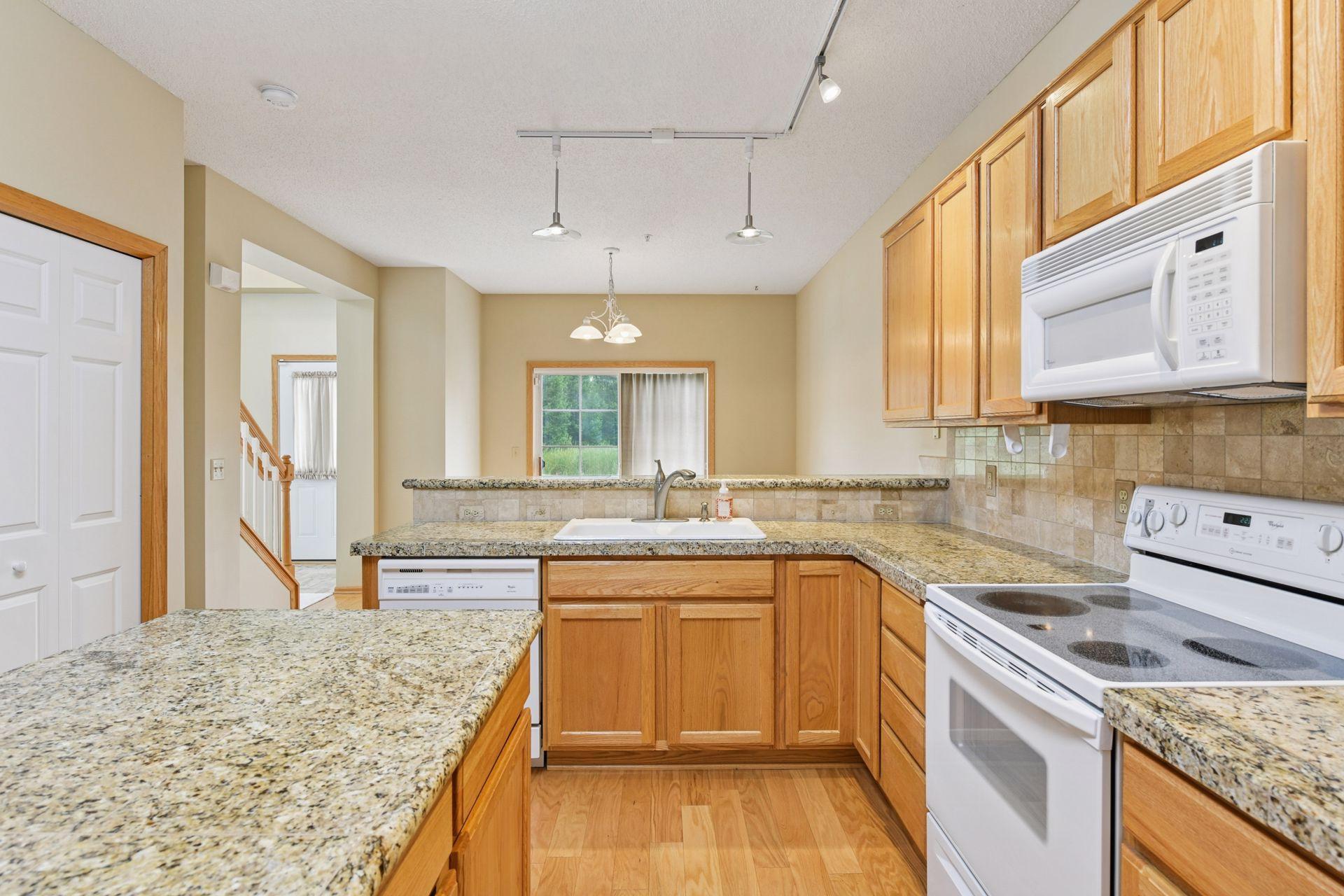 3615 Lawndale Lane N Unit: 32