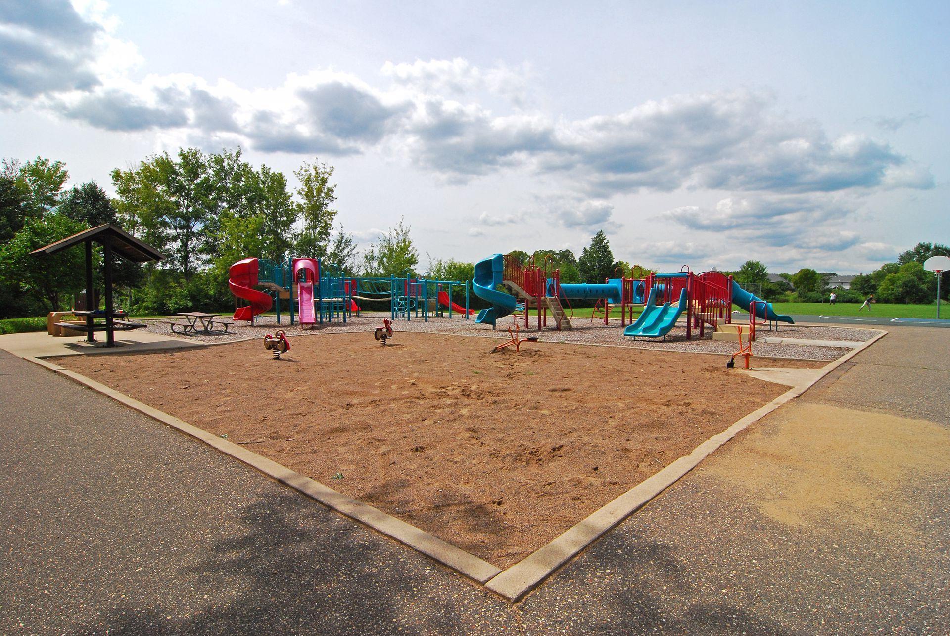 3615 Lawndale Lane N Unit: 32