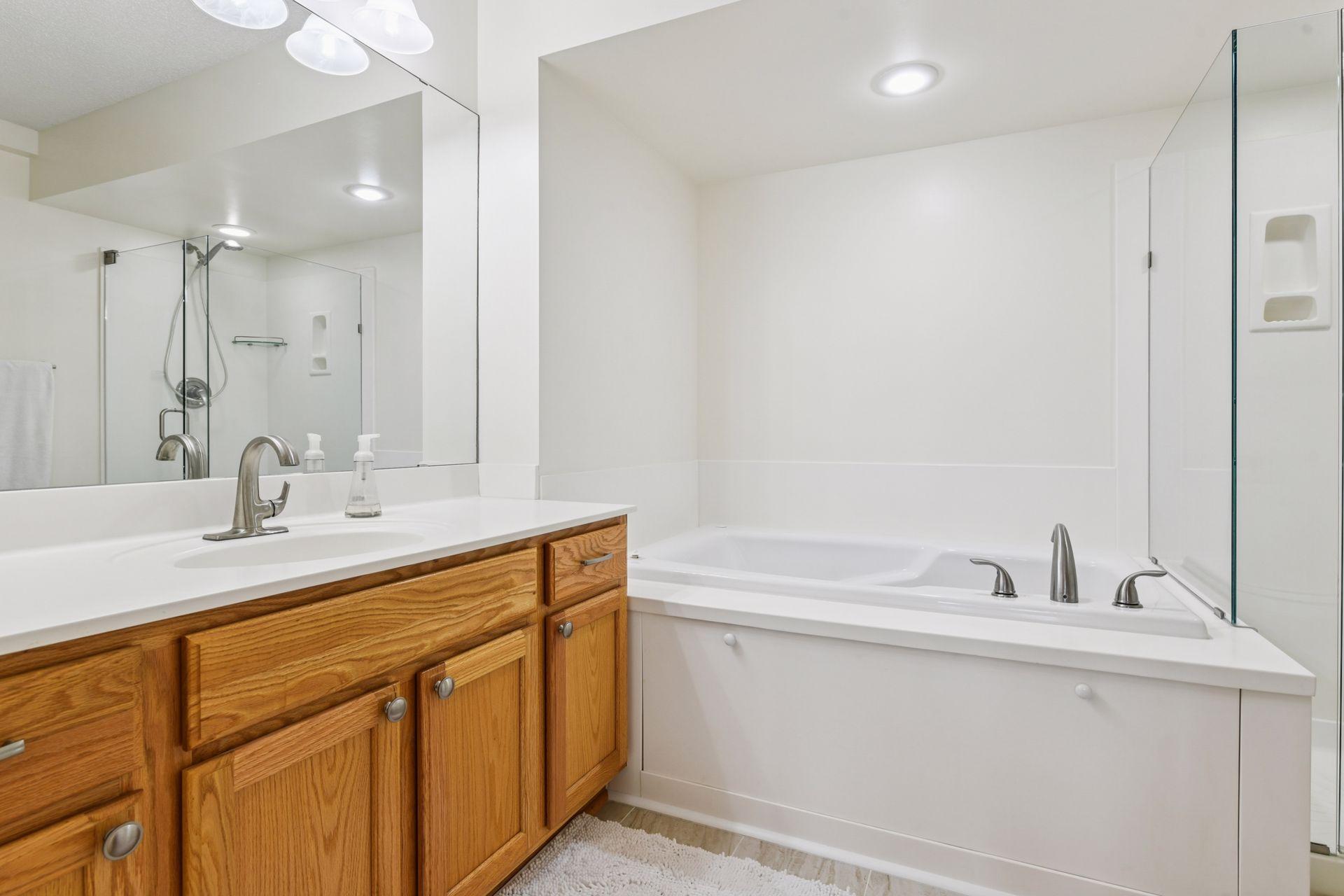 3615 Lawndale Lane N Unit: 32