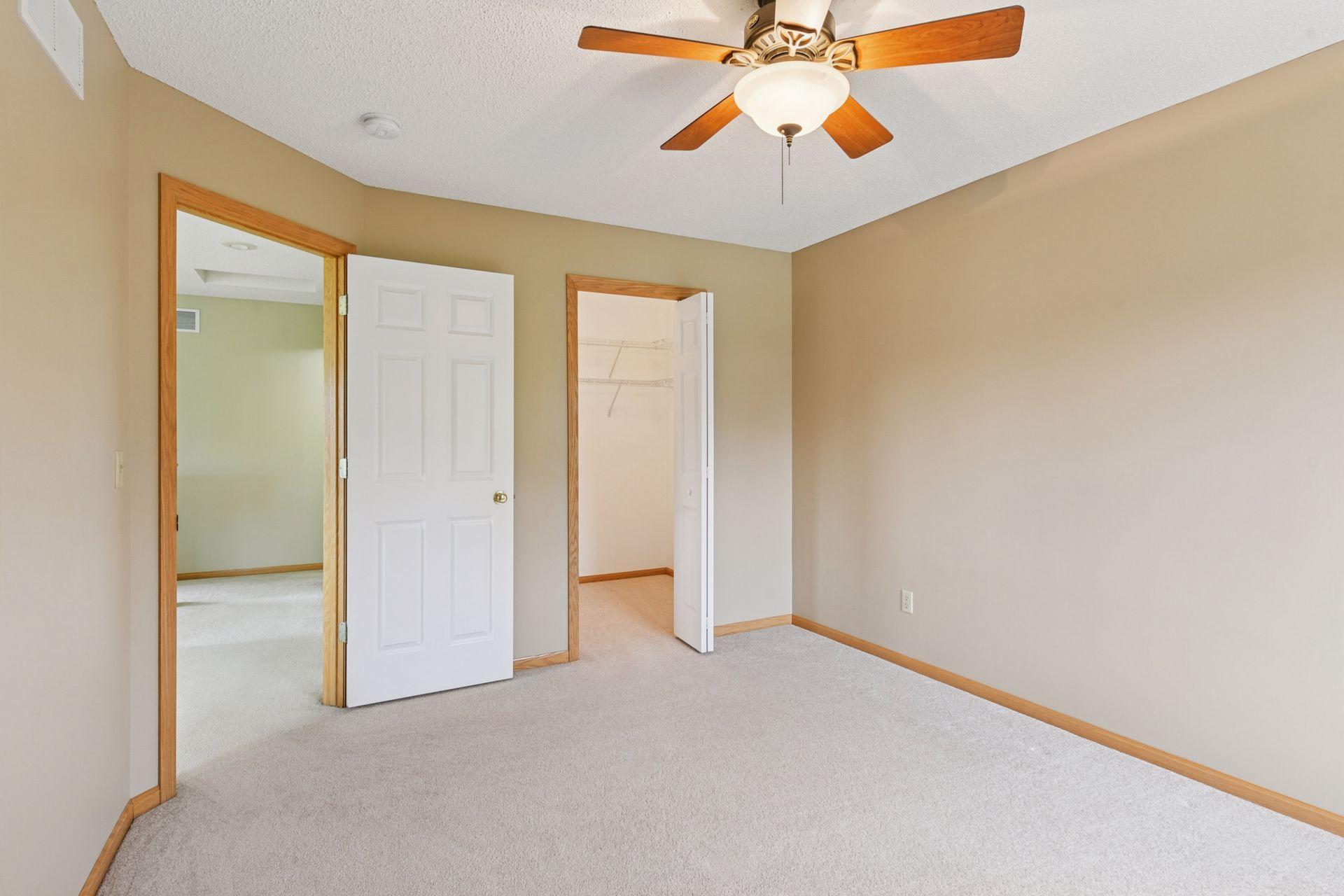 3615 Lawndale Lane N Unit: 32