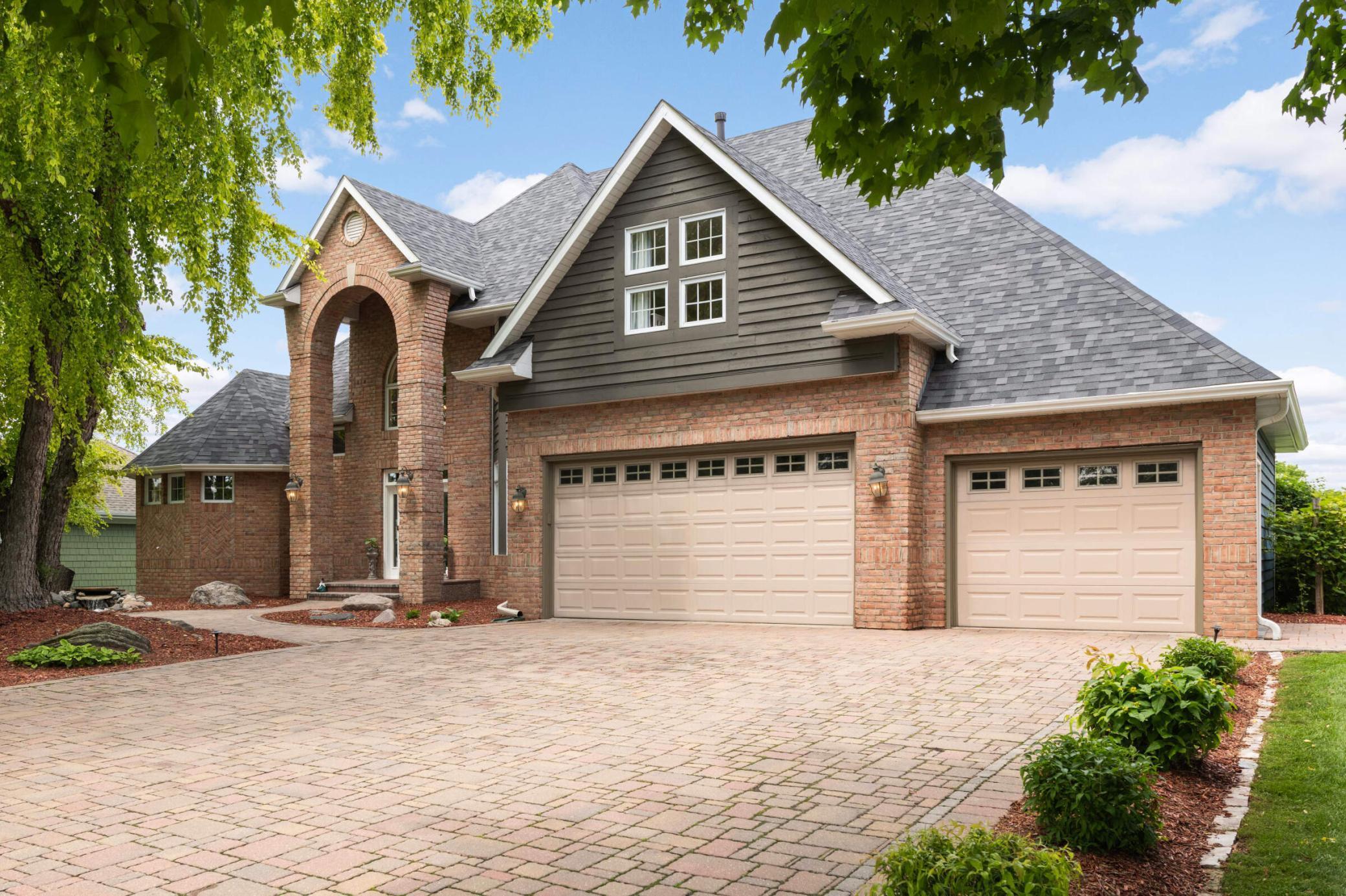 2896 Fox Trail NW