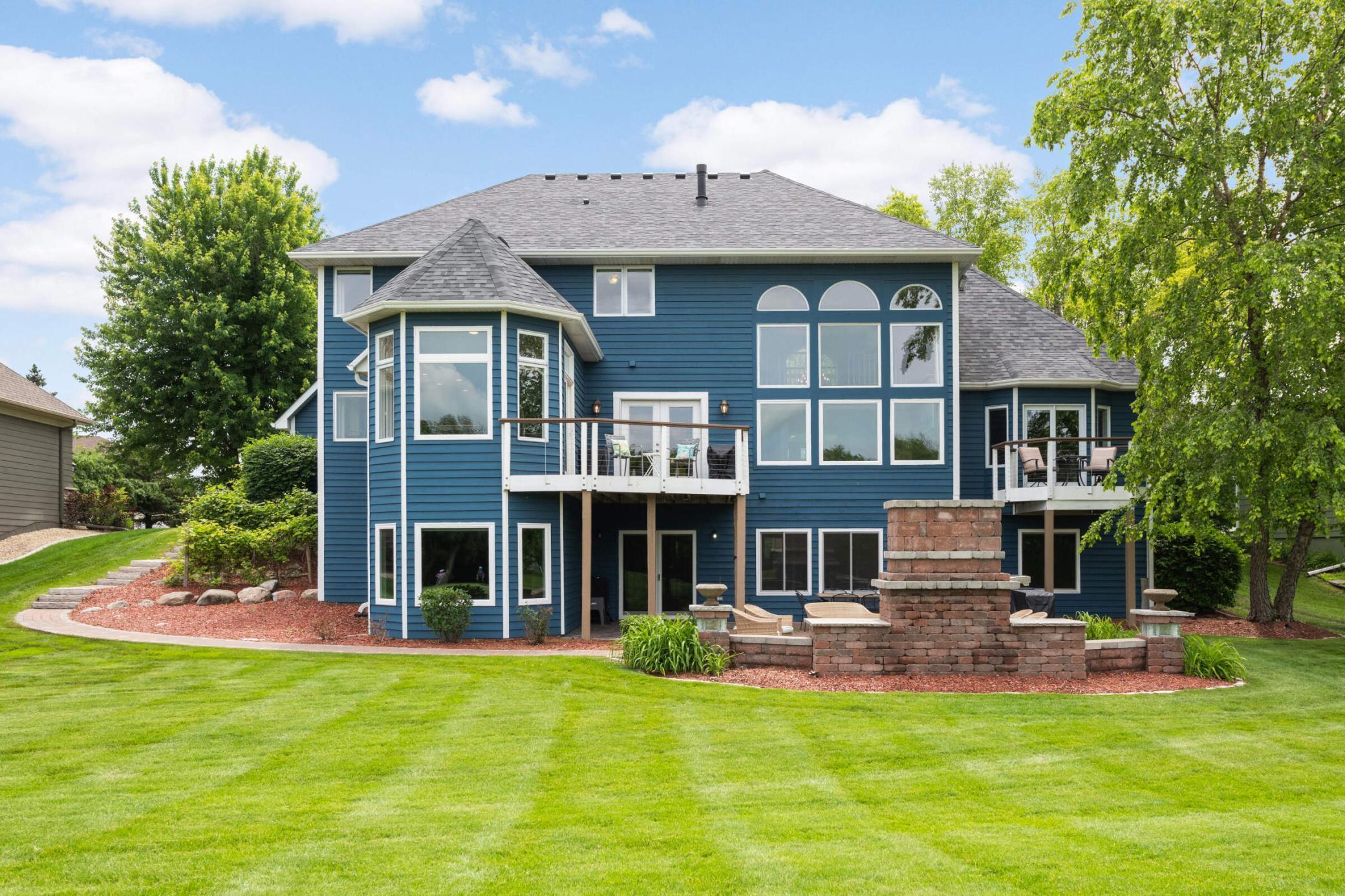 2896 Fox Trail NW