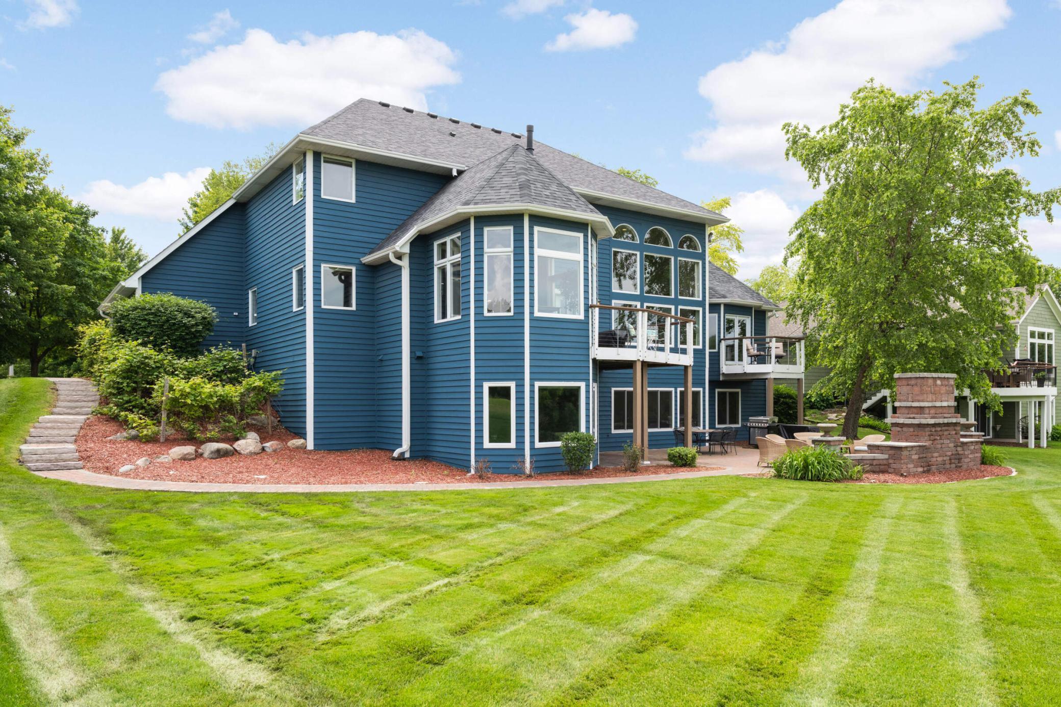 2896 Fox Trail NW